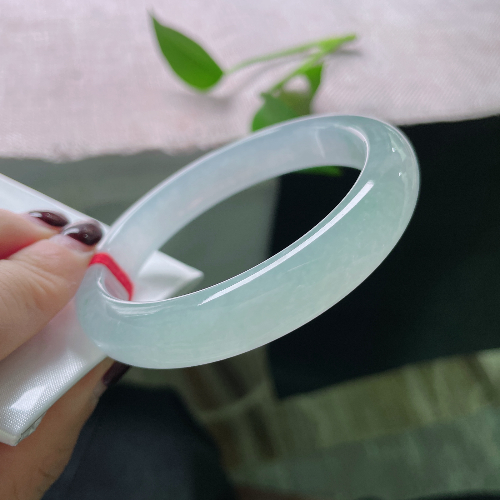 59.8/12.1/8.4冰晴底正圈，不追求浓艳，胜在干净、透亮、气质，像雨后的晴空或初融的冰湖。ss49732a..