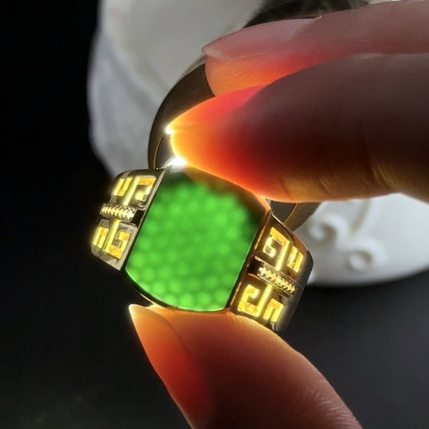 精品18k墨翠马鞍男戒 种好色正 黑度极好 打灯通透 油性十足 尺寸14.8