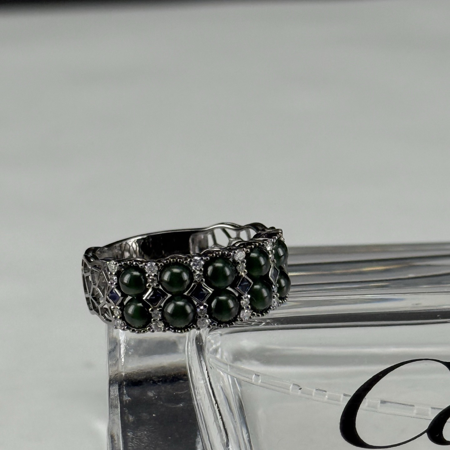 精品18k墨翠珠子女戒 种好色正 黑度极好 打灯通透 油性十足