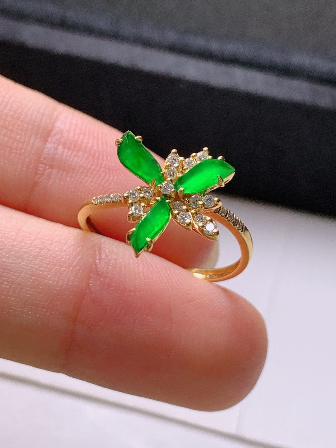 ️ 冰阳绿随形戒指，无裂色阳，裸石6.1/2.3，圈口14