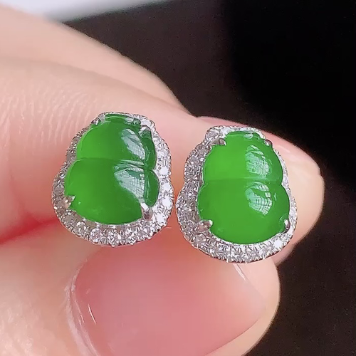 ️天然翡翠 冰阳绿葫芦耳钉，无裂，18k金镶嵌，重金，7.3/6.2/3，9.4/8.4/4.2