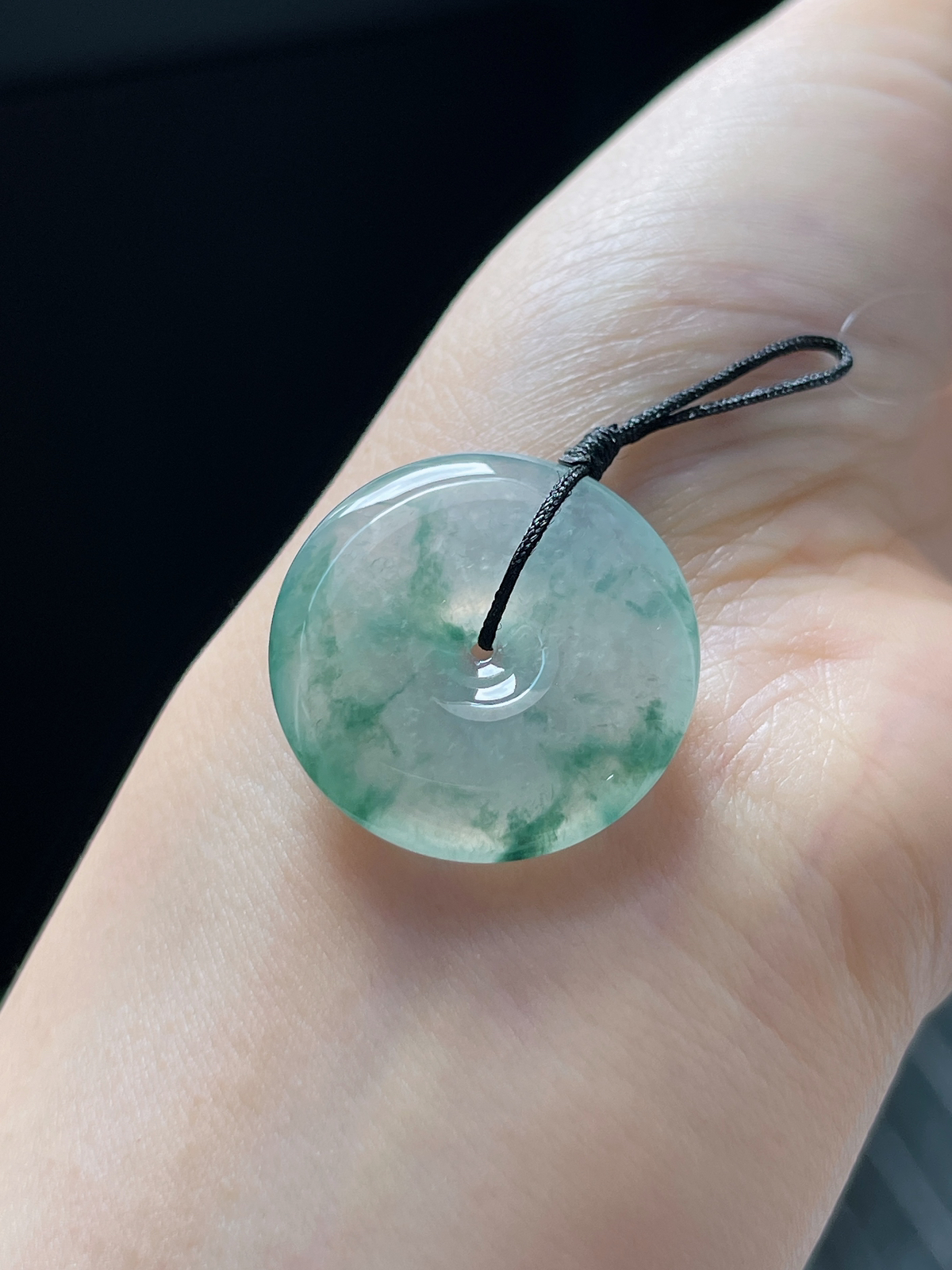 翡翠冰糯种飘绿平安扣