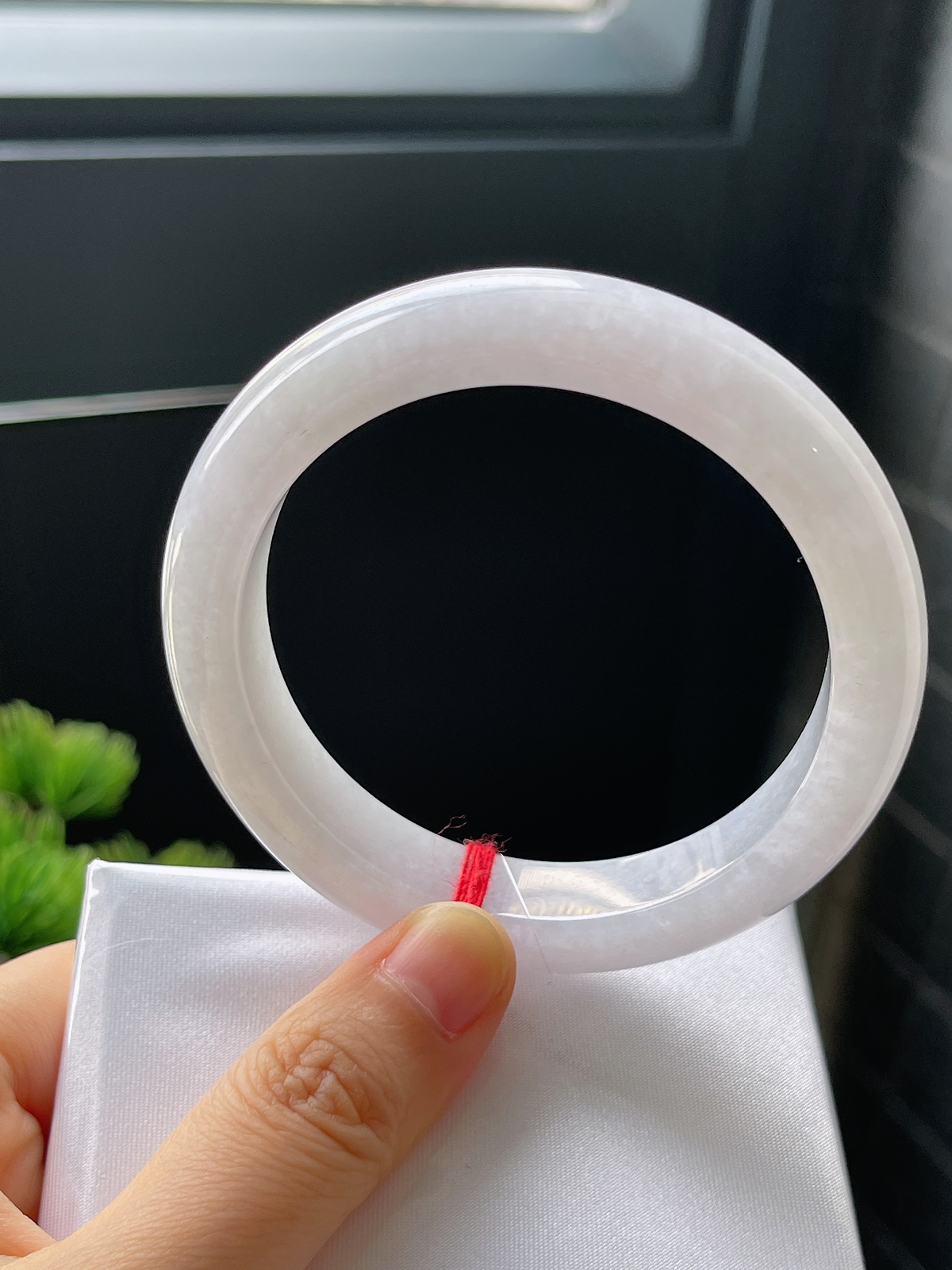 正圈59.6圈口，翡翠糯化种白色手镯