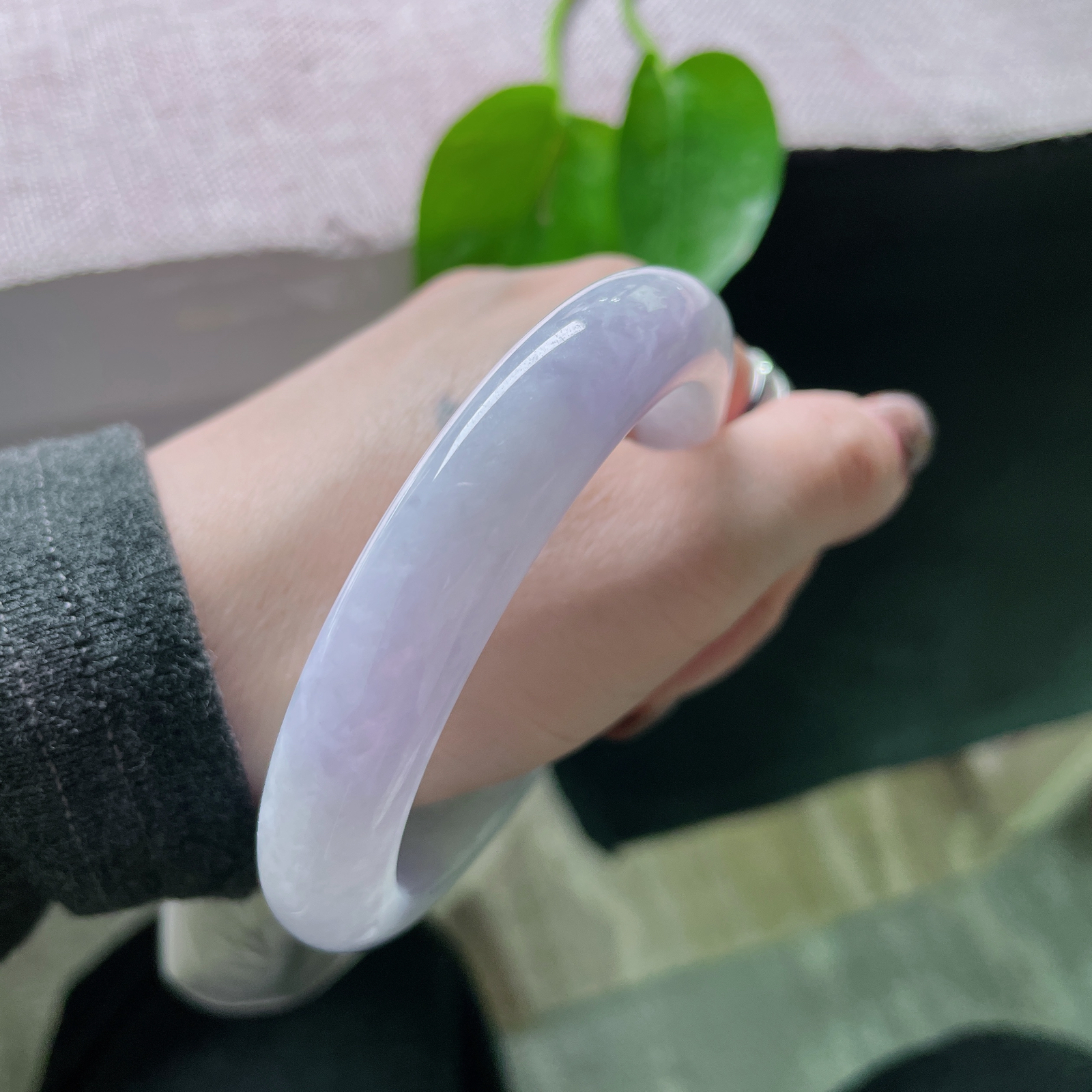 59.4/11.8/9.2，紫罗兰正圈，像是天边那一抹最温柔的晚霞，带着淡淡的紫韵，如梦如幻。ss50244a..