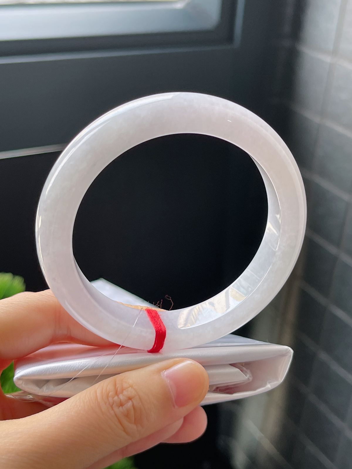 正圈59.6圈口，翡翠糯化种白色手镯