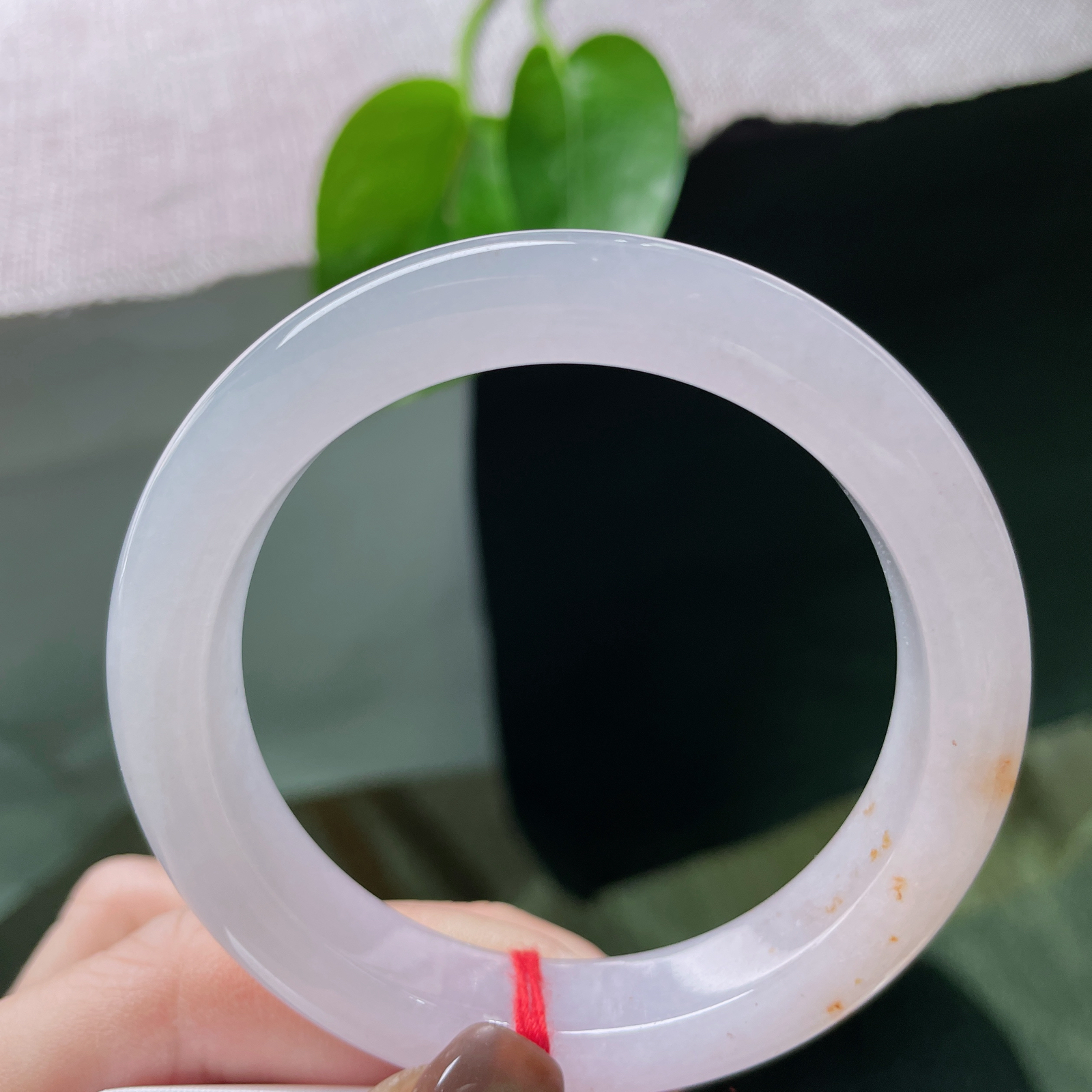 55.2/11.7/8.7，冰紫正圈，洒金，把东方雅致的含蓄与金玉满堂的寓意，都凝在了这一抹腕间风情