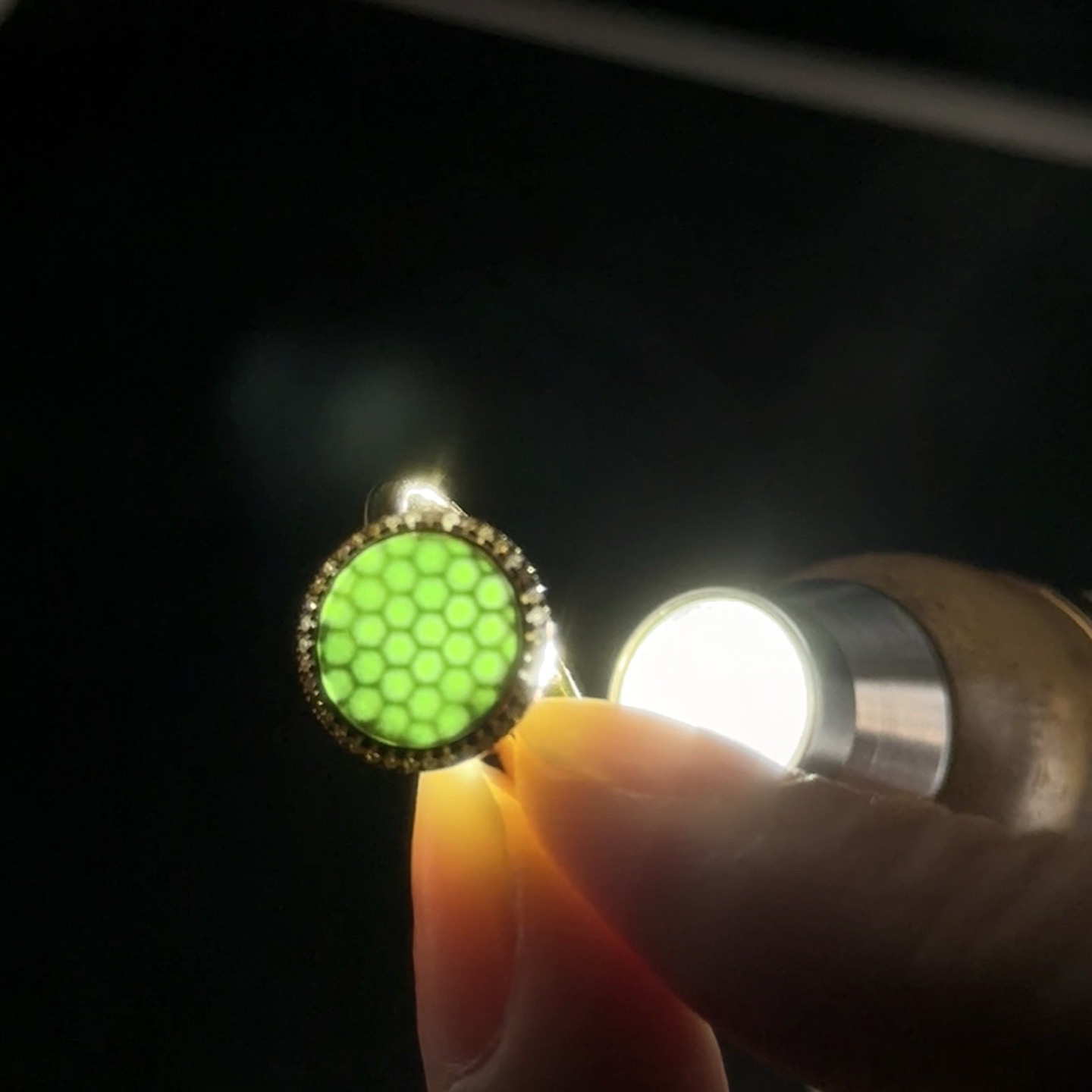 精品18k墨翠圆片女戒 种好色正 黑度极好 打灯通透 油性十足 尺寸11.5