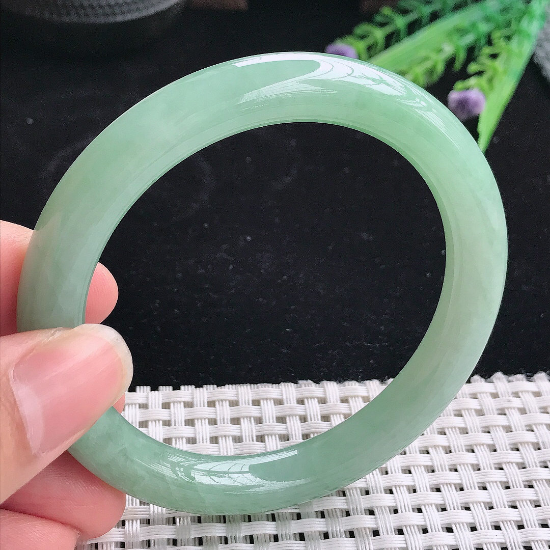 实拍A货翡翠58/9.7/9.3老坑冰润起胶冰晴满绿圆条手镯平安玉镯