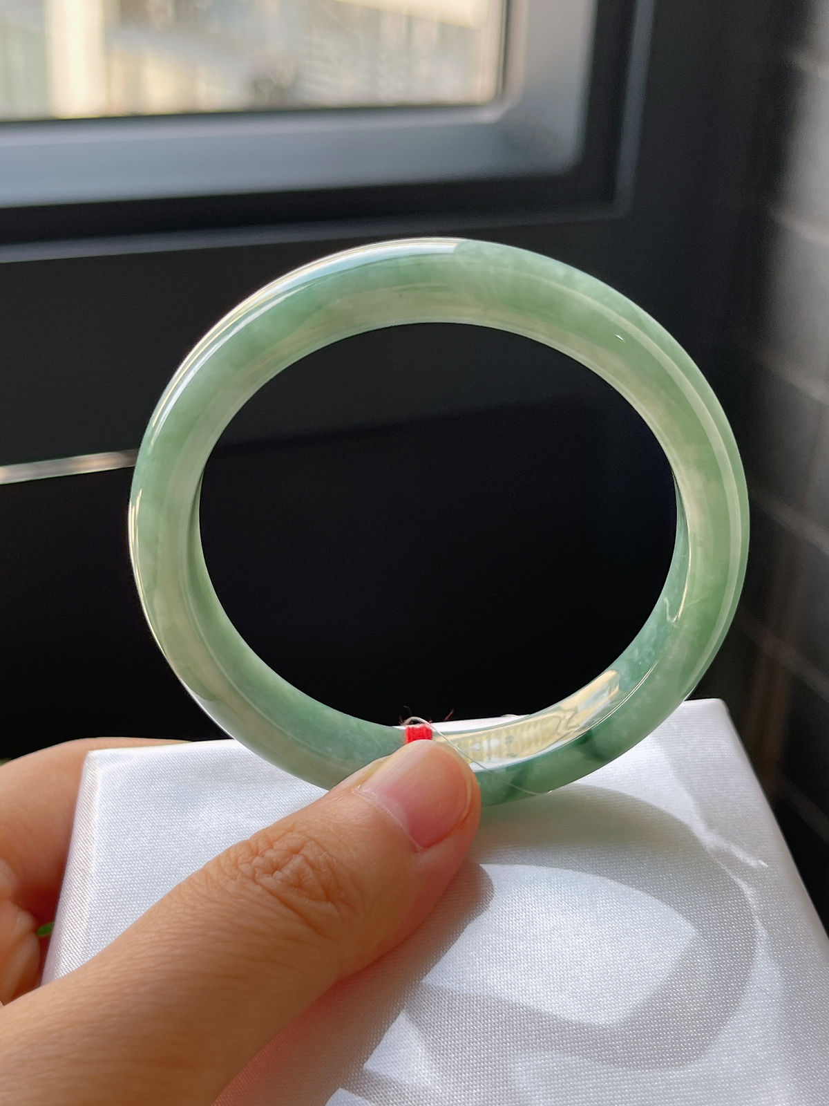 正圈52.3圈口，翡翠糯化种绿色手镯