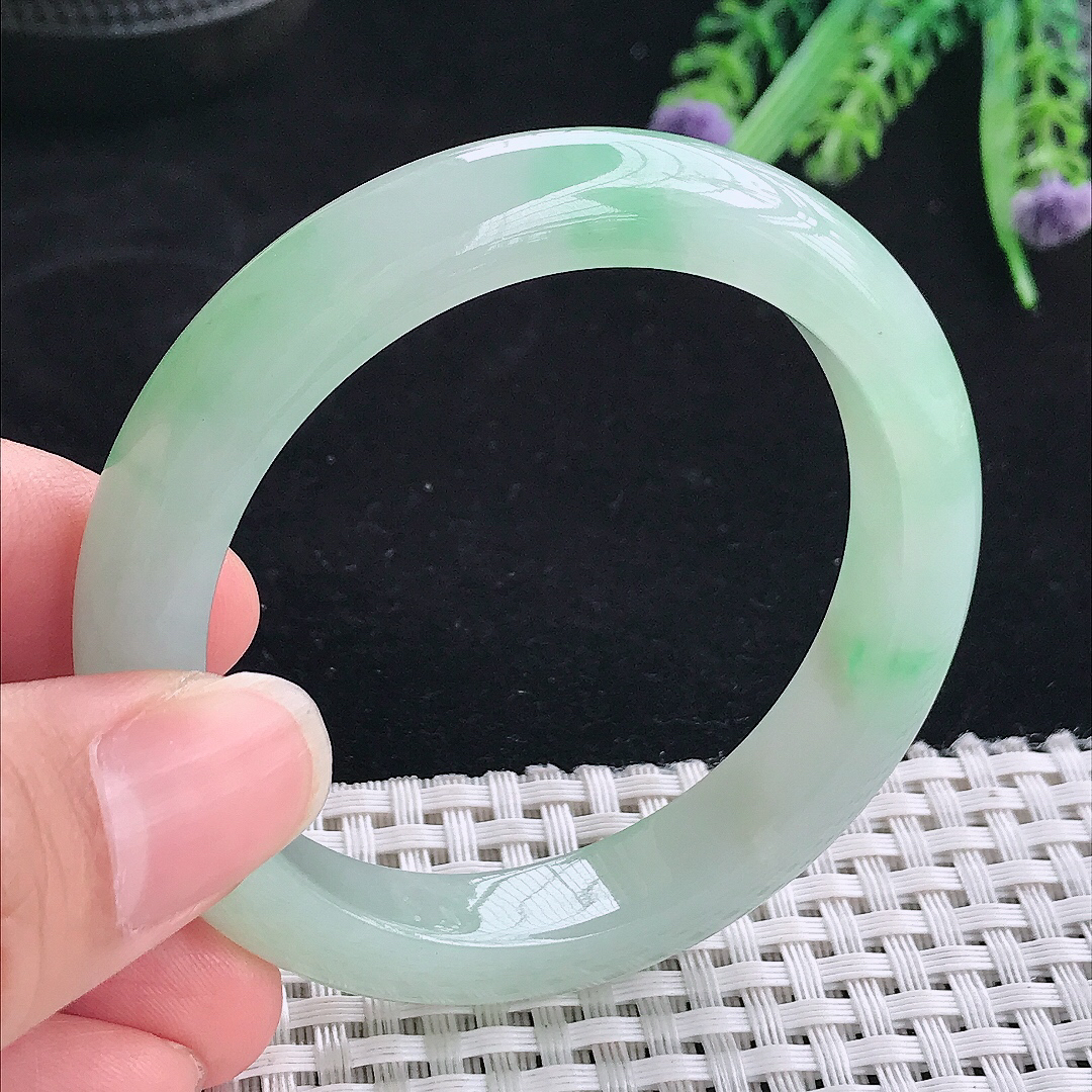 实拍A货翡翠51.5/10.6/8.2小圈口老坑冰胶水灵飘绿手镯翡翠玉镯手环