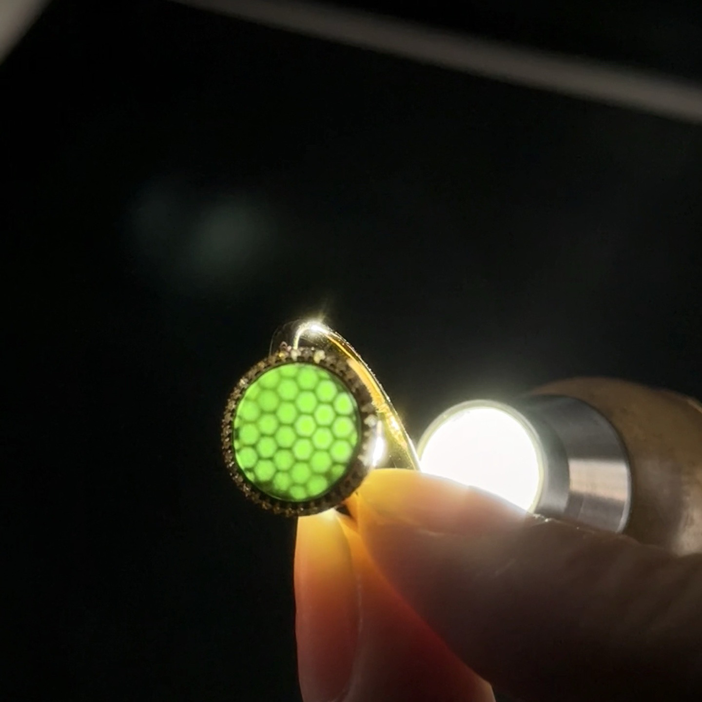 精品18k墨翠圆片女戒 种好色正 黑度极好 打灯通透 油性十足 尺寸11.5