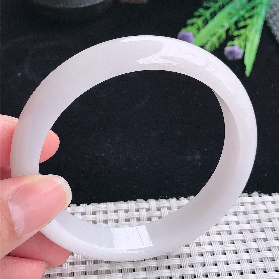 实拍A货翡翠63/14/8大圈口老坑秀气温润月光白手镯宽边玉镯平安镯