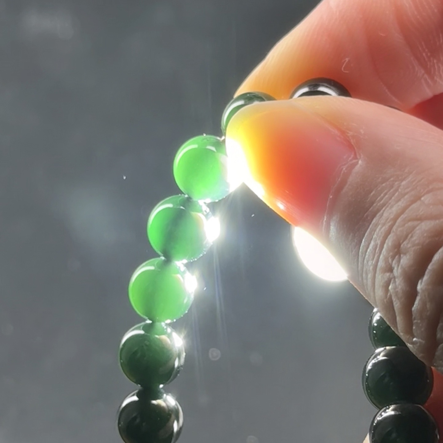 精品墨翠珠子手串 种好色正 黑度极好 打灯通透 油性十足 尺寸6.8