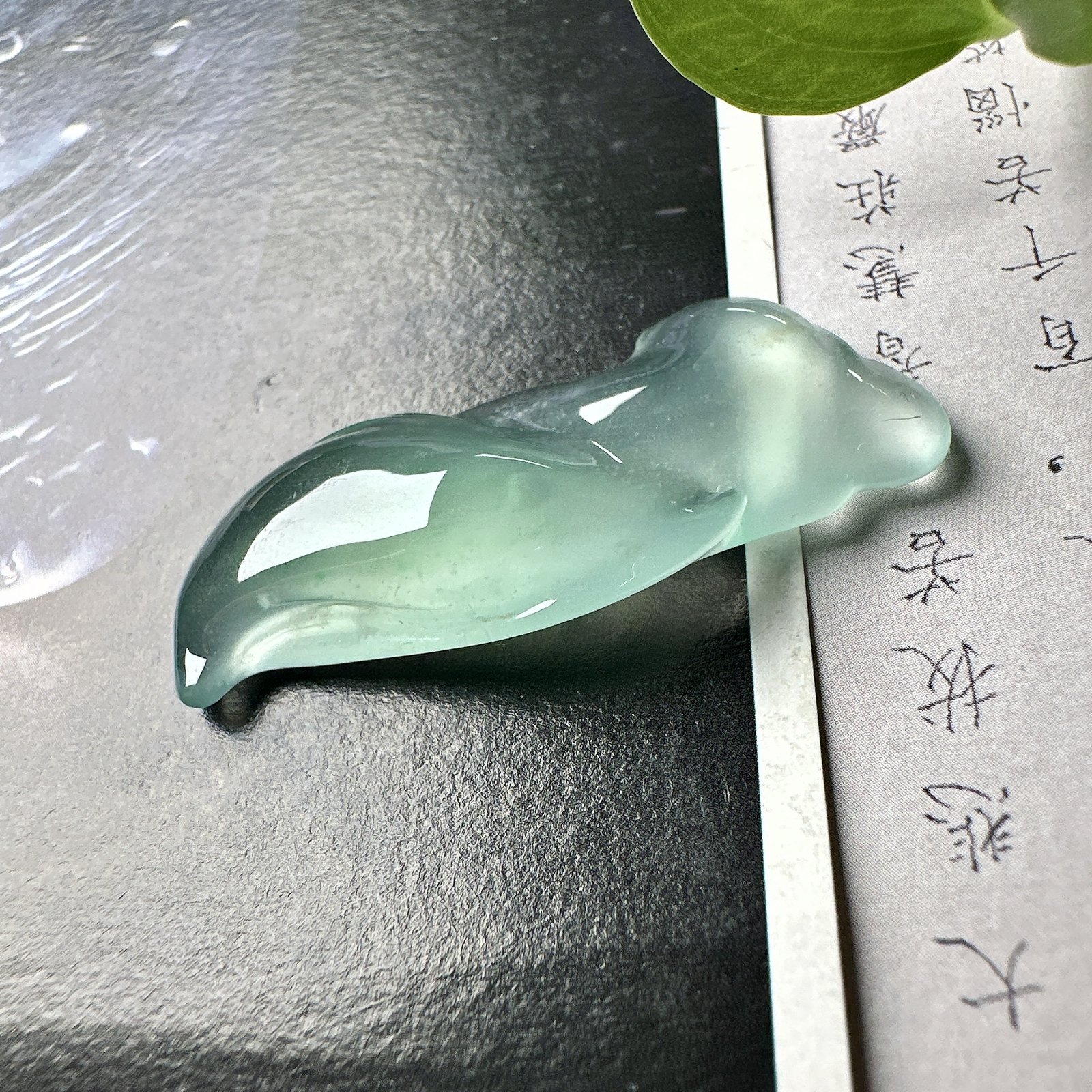 【冰种随形裸石】质地细腻，冰润十足，种老冰透，收藏品质