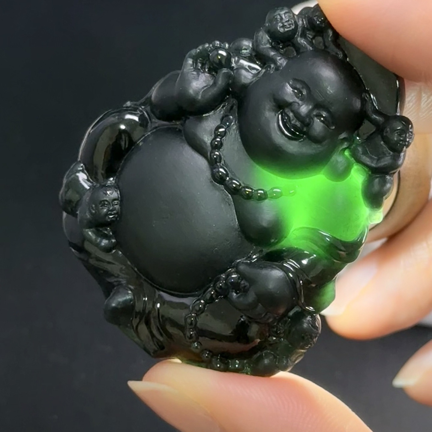 精品墨翠送子佛 种好色正 打灯通透 油性十足  尺寸48.3