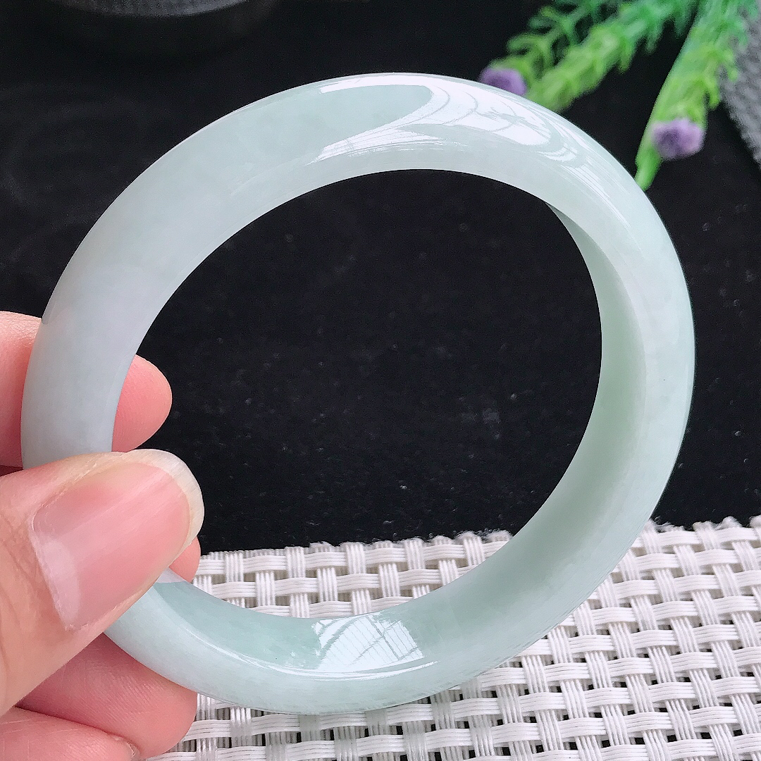 实拍A货翡翠60.5/12.7/8.6大圈口老坑温润浅绿色手镯翡翠玉镯平安镯