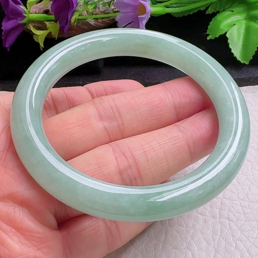 n实拍55*9.6*9.5美人镯 缅甸翡翠a货手镯果绿秀气圆条玉镯子