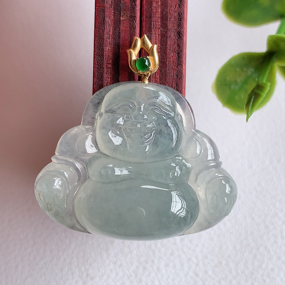 18k金扣冰润佛公挂件 玉质细腻  精雕弥勒佛，笑佛福耳垂肩，面相喜庆，开怀大笑，憨态可掬。惟妙惟肖