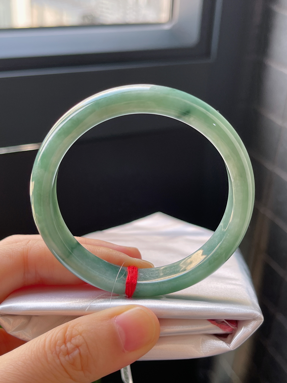 正圈52.3圈口，翡翠糯化种绿色手镯