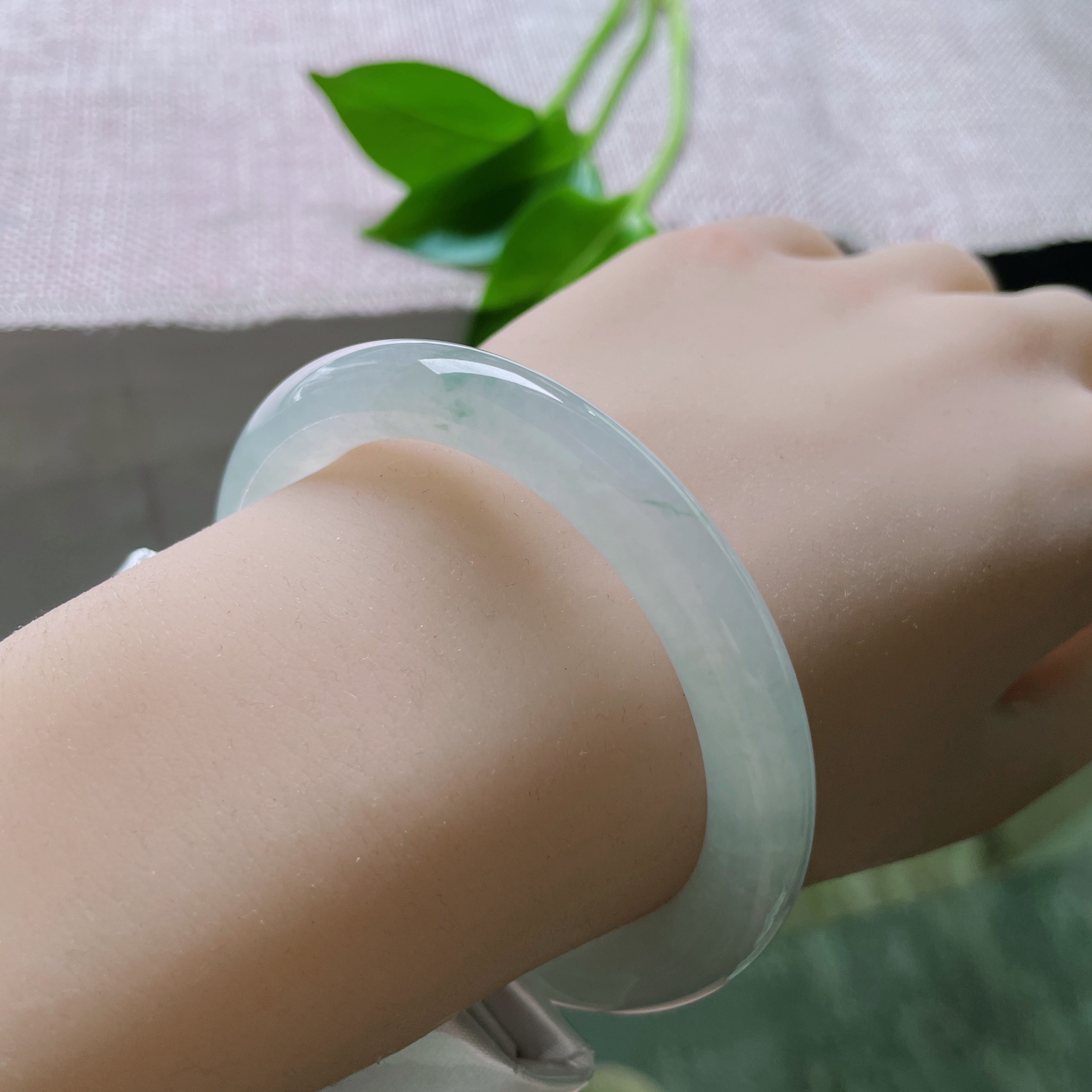 54.8/8.5，冰圆条，水润，细腻，起光，灵动，ss50557a..