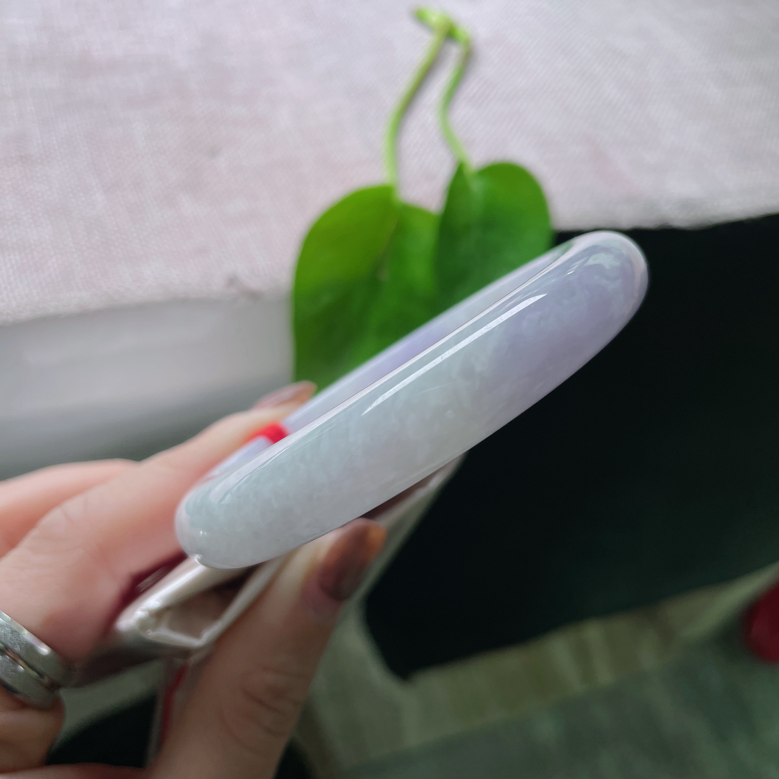 59.4/11.8/9.2，紫罗兰正圈，像是天边那一抹最温柔的晚霞，带着淡淡的紫韵，如梦如幻。ss50244a..