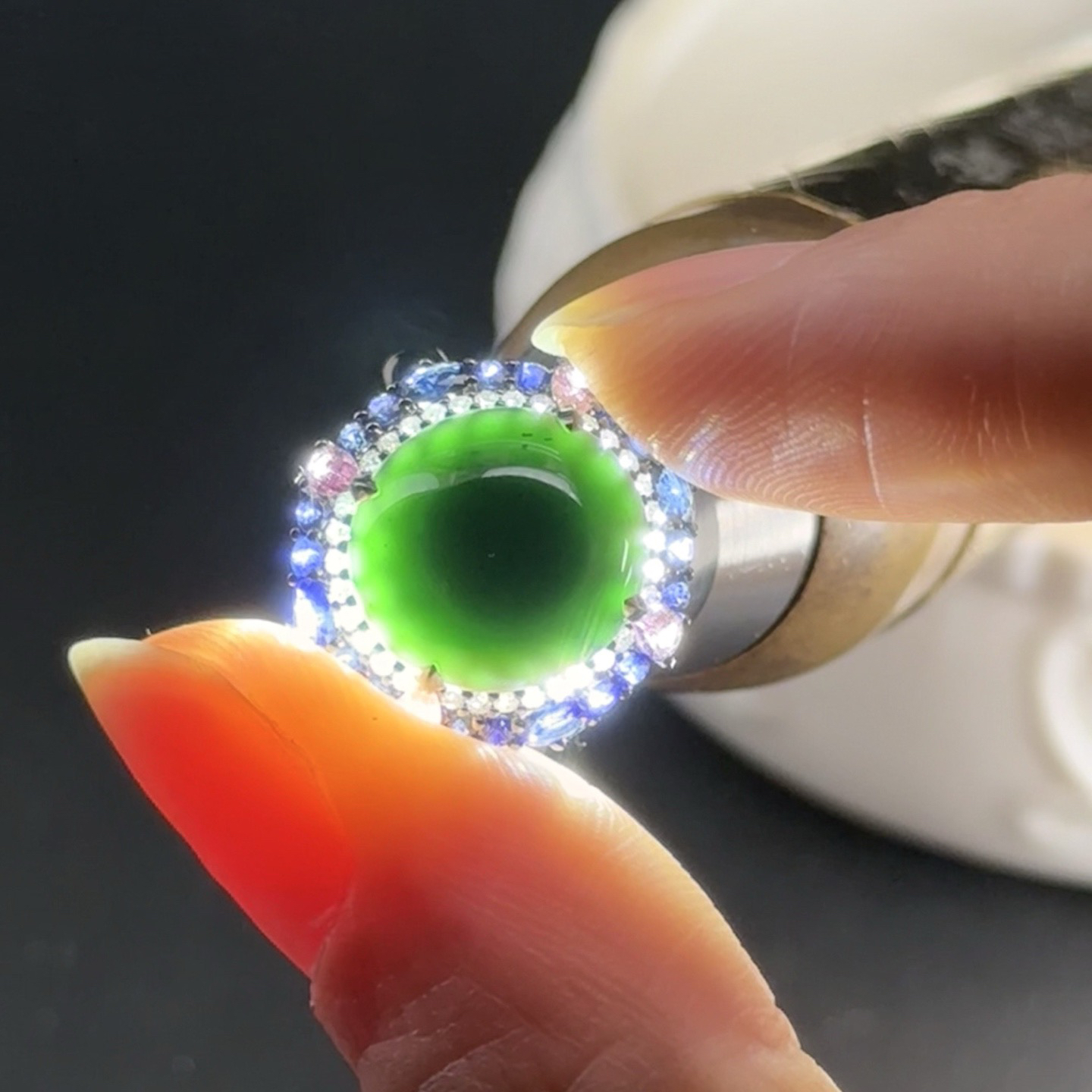 精品18k墨翠女戒 种好色正 黑度极好 打灯通透 油性十足 尺寸11.9