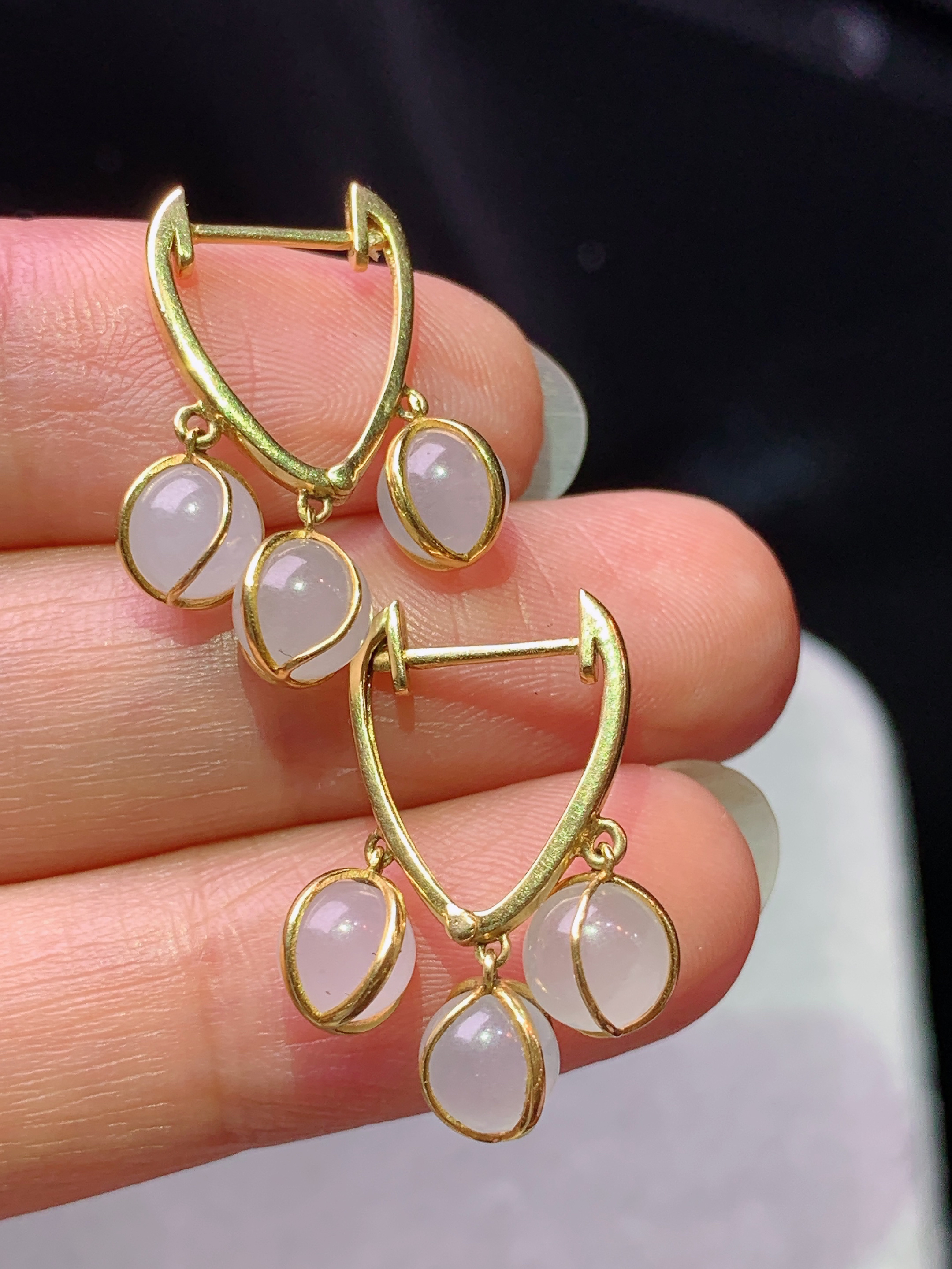 18k金镶嵌冰种圆珠组合耳坠 玉质细腻 色泽艳丽清新 水润亮眼 整体尺寸22.2*5.3x