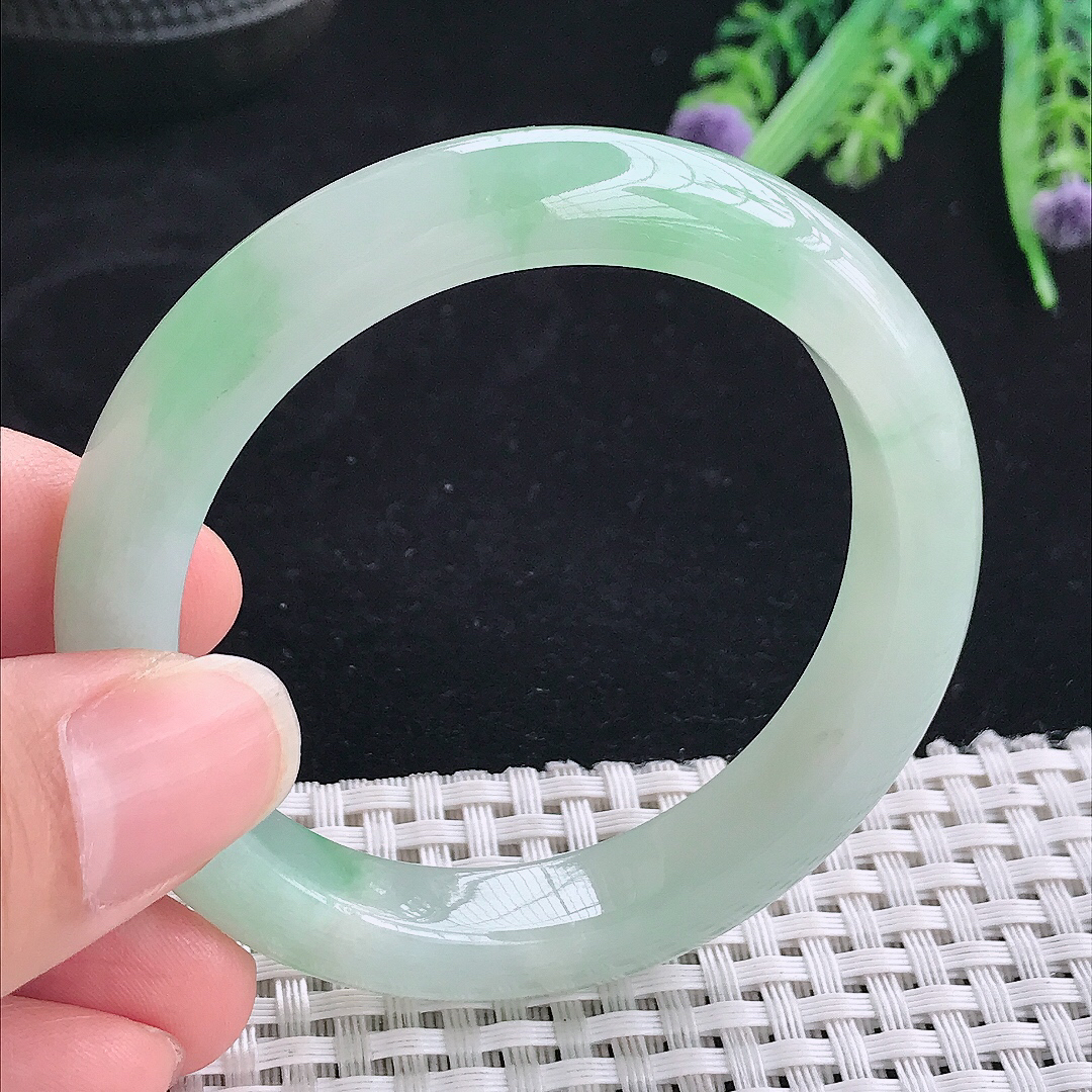 实拍A货翡翠51.5/10.6/8.2小圈口老坑冰胶水灵飘绿手镯翡翠玉镯手环