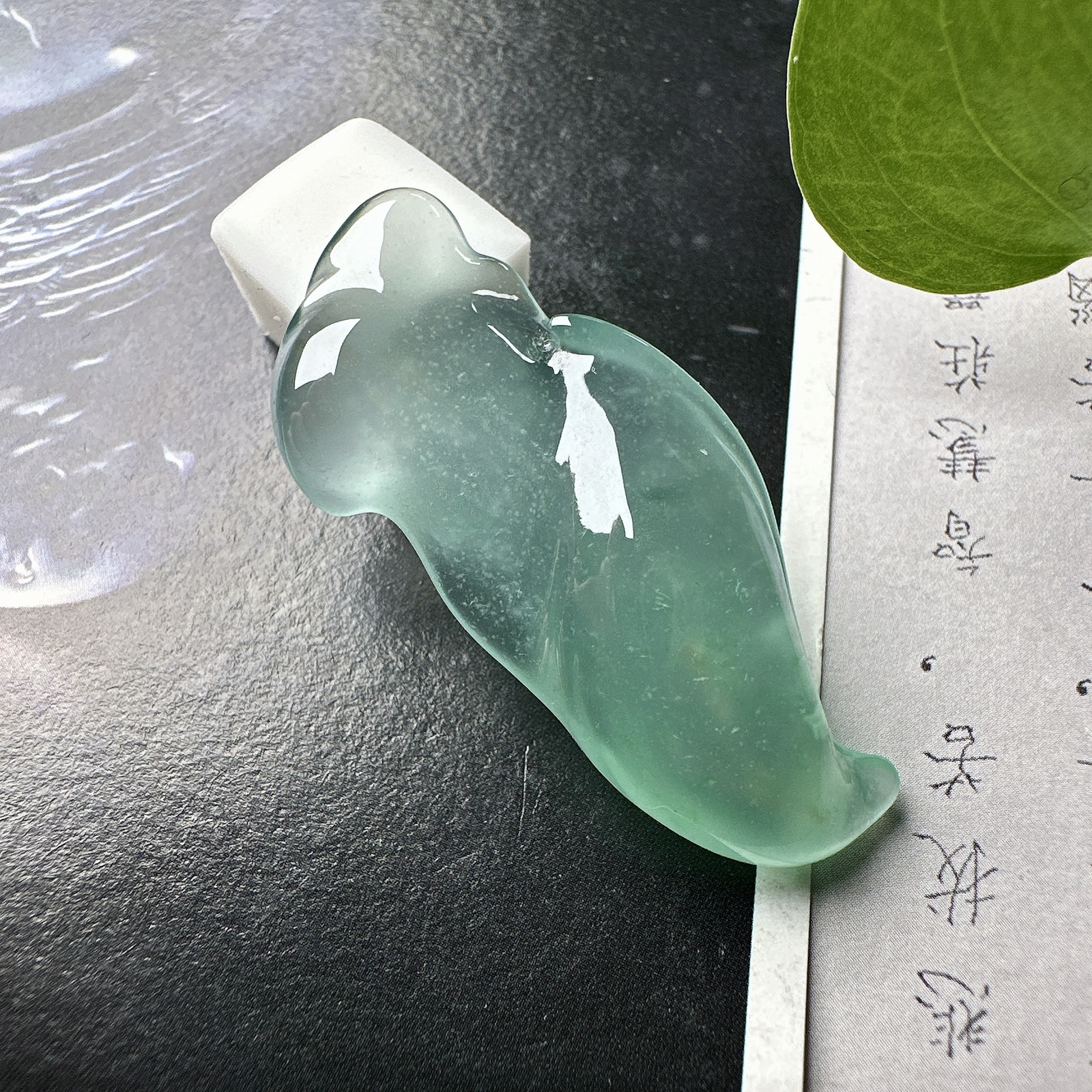 【冰种随形裸石】质地细腻，冰润十足，种老冰透，收藏品质