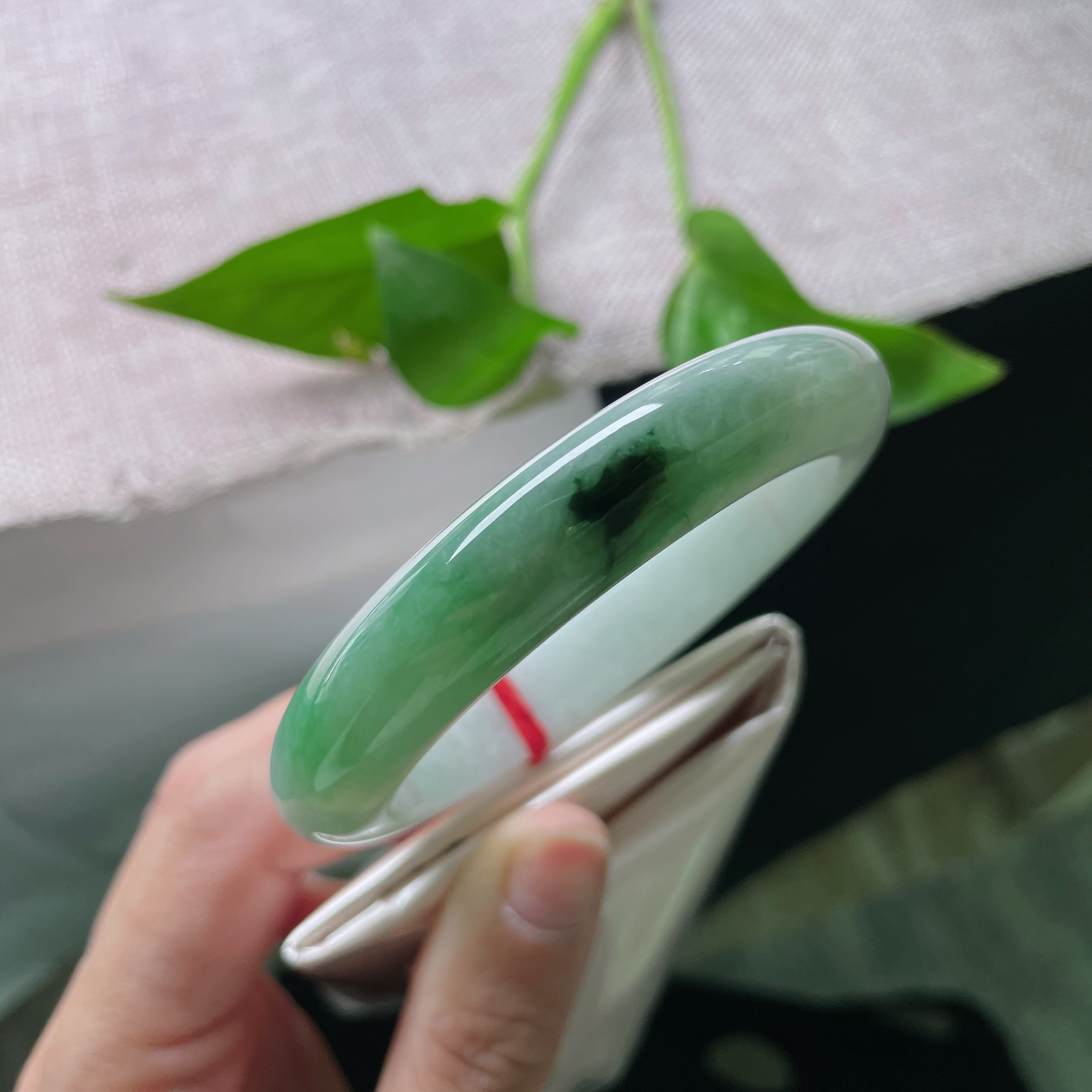 56.9/11.9/9.2飘花正圈，肉质细腻，水头好，撞色别有韵味，皮纹，ss50988a..