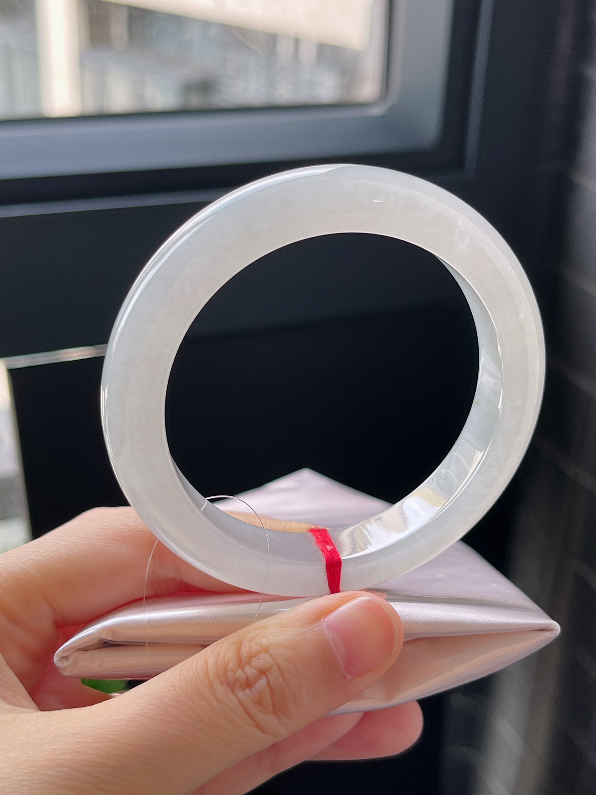 正圈55.8圈口，翡翠冰糯种白色手镯