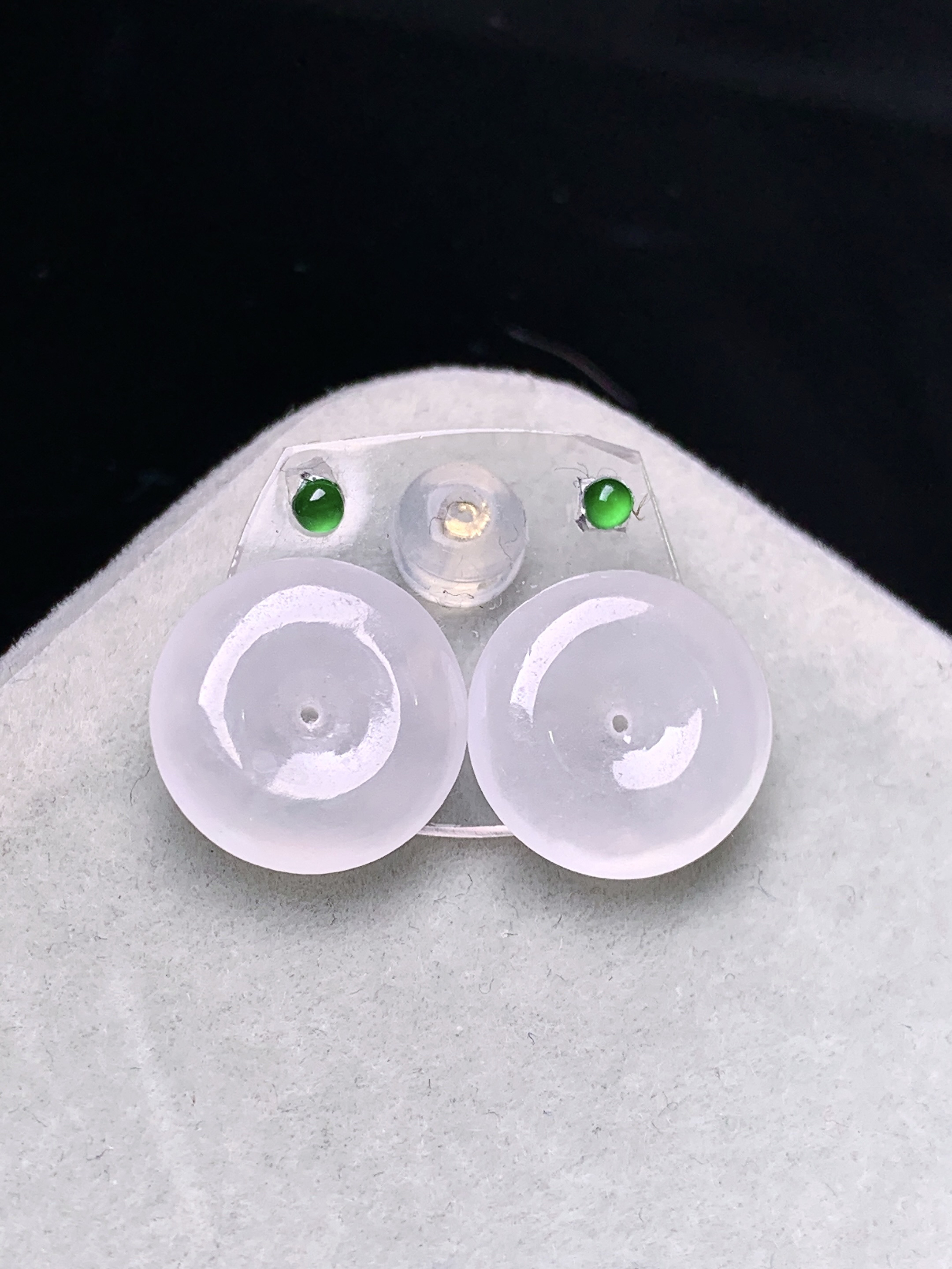 镶嵌款 冰种平安扣一对 玉质细腻 色泽艳丽清新 水润亮眼 整体尺寸11.8*2.8*2x