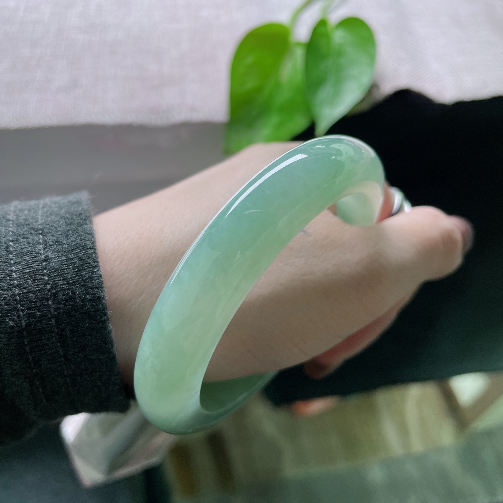 57.6/12.7/9.4，绿底正圈，柔润细腻，如春日野穹，纯净又美好，ss51892a..