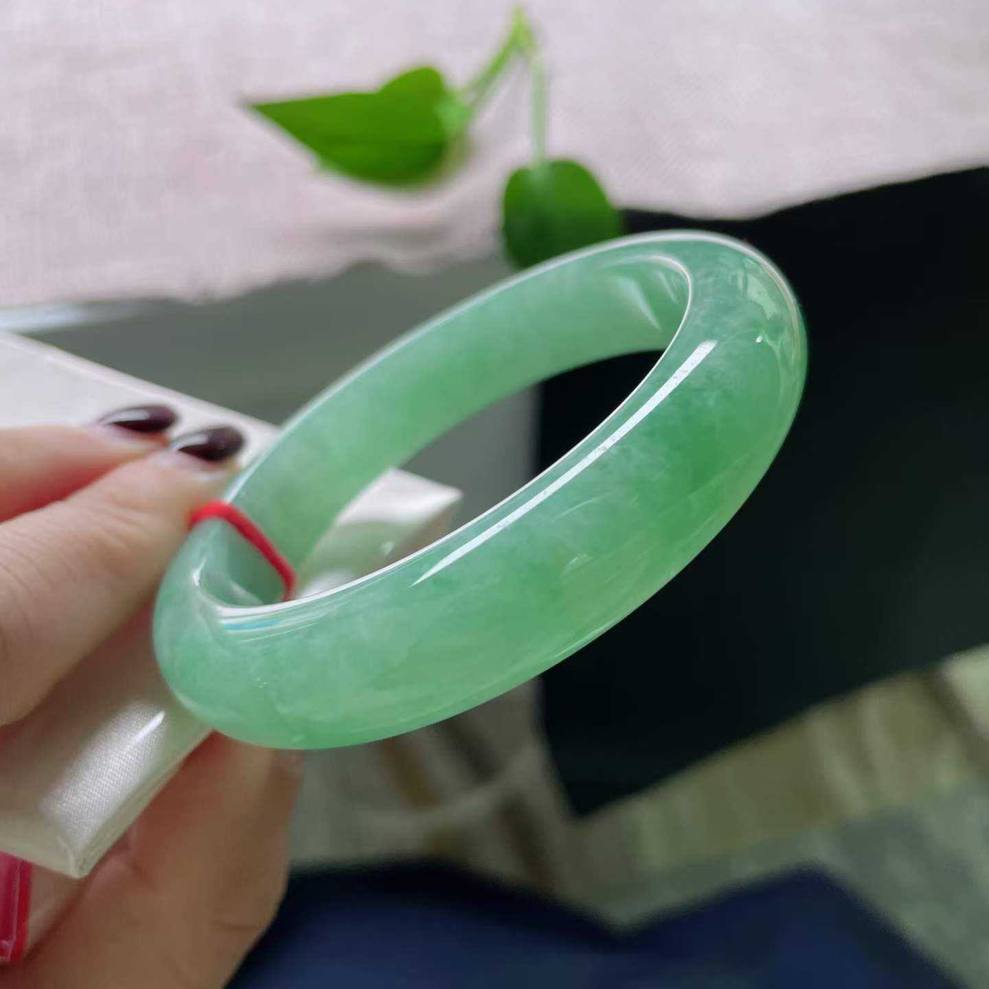 55.2/12.8/8.5绿底正圈，水头好，种老，：简洁现代，充满动感。ss51664a..