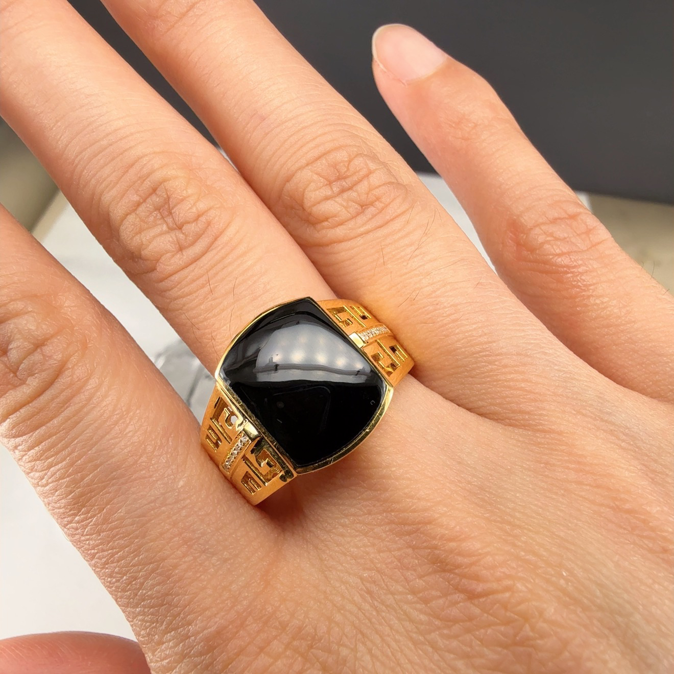 精品18k墨翠马鞍男戒 种好色正 黑度极好 打灯通透 油性十足 尺寸14.8