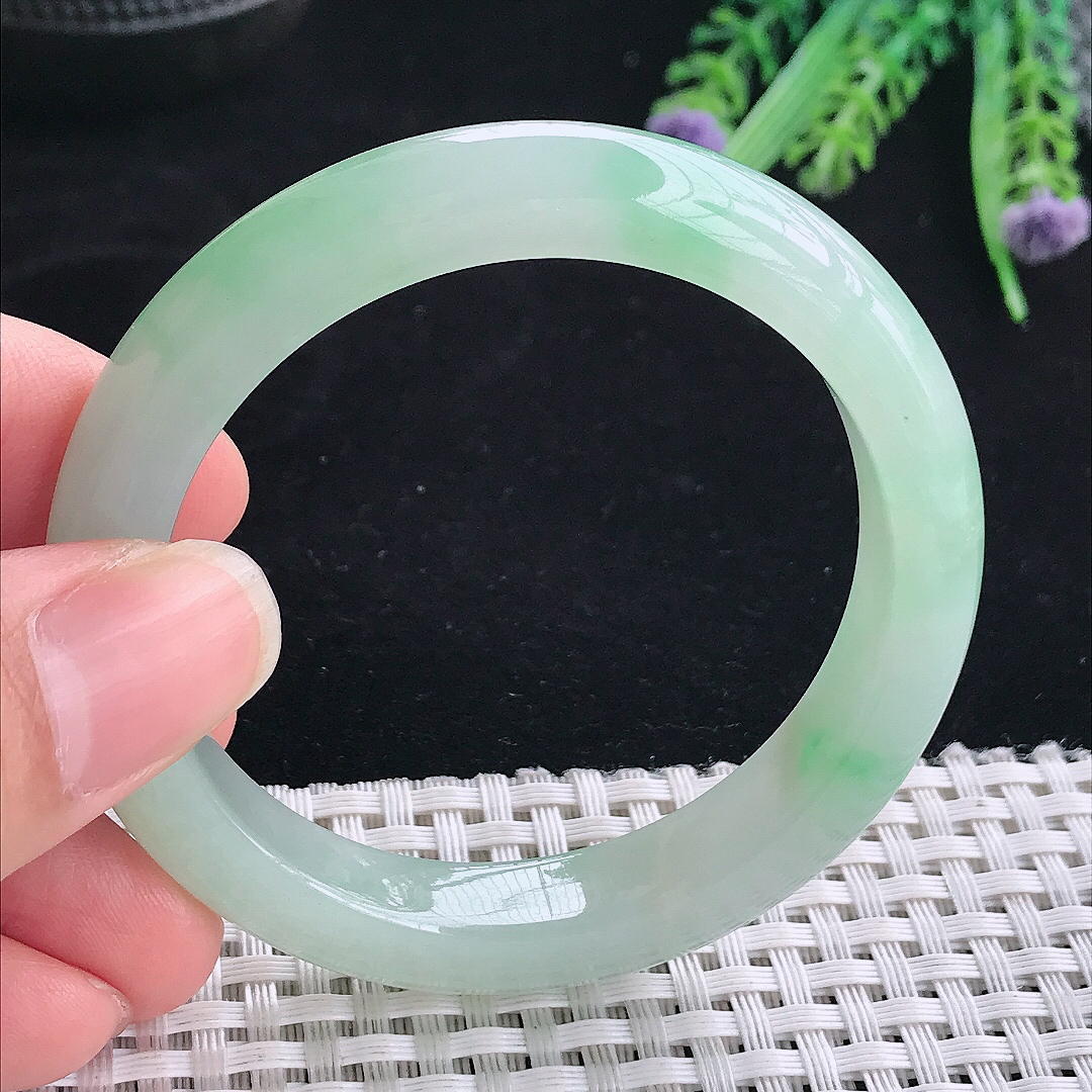 实拍A货翡翠51.5/10.6/8.2小圈口老坑冰胶水灵飘绿手镯翡翠玉镯手环