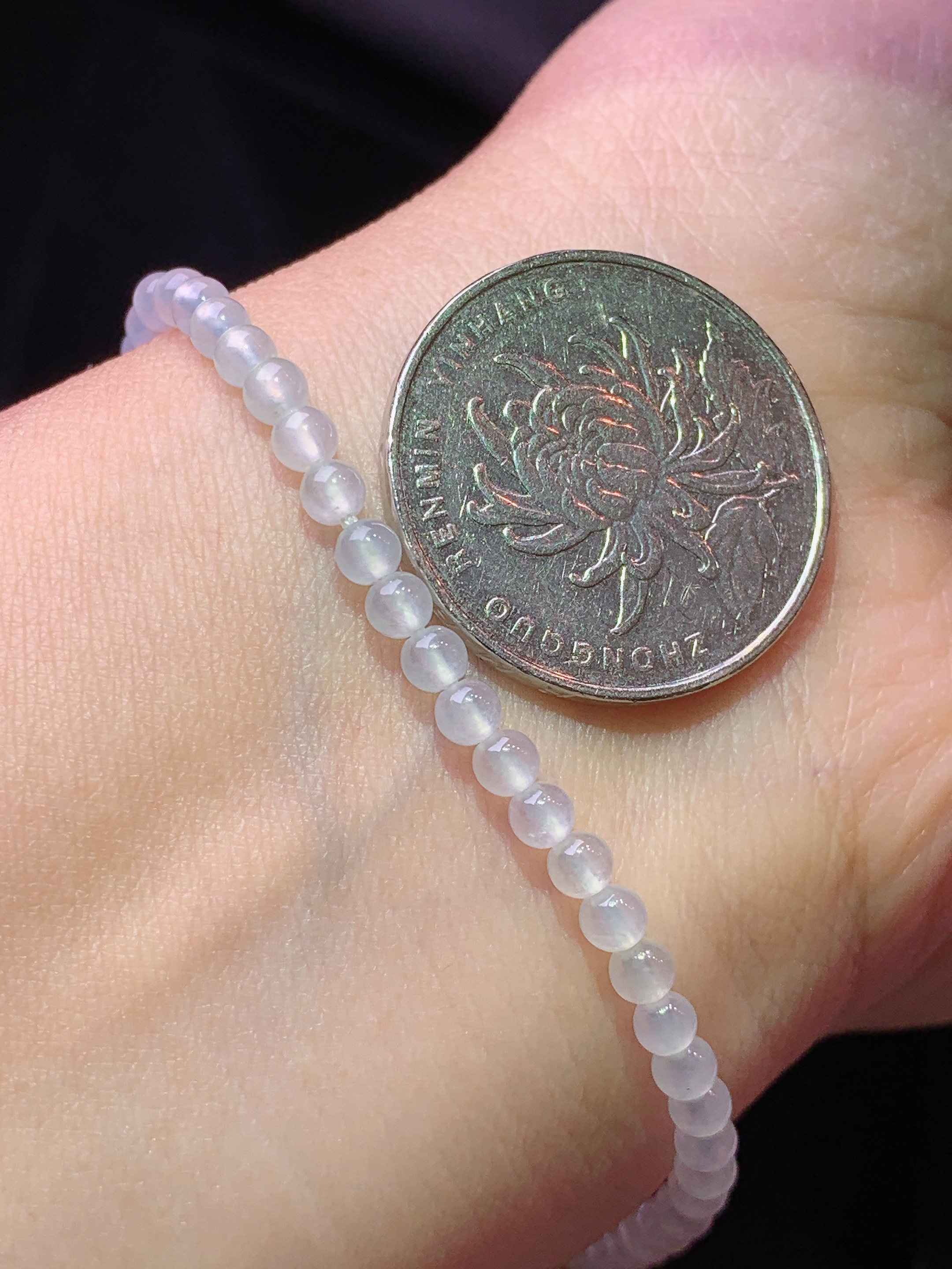 冰种圆珠手链 玉质细腻 色泽艳丽清新 水润亮眼 整体尺寸3.3h3