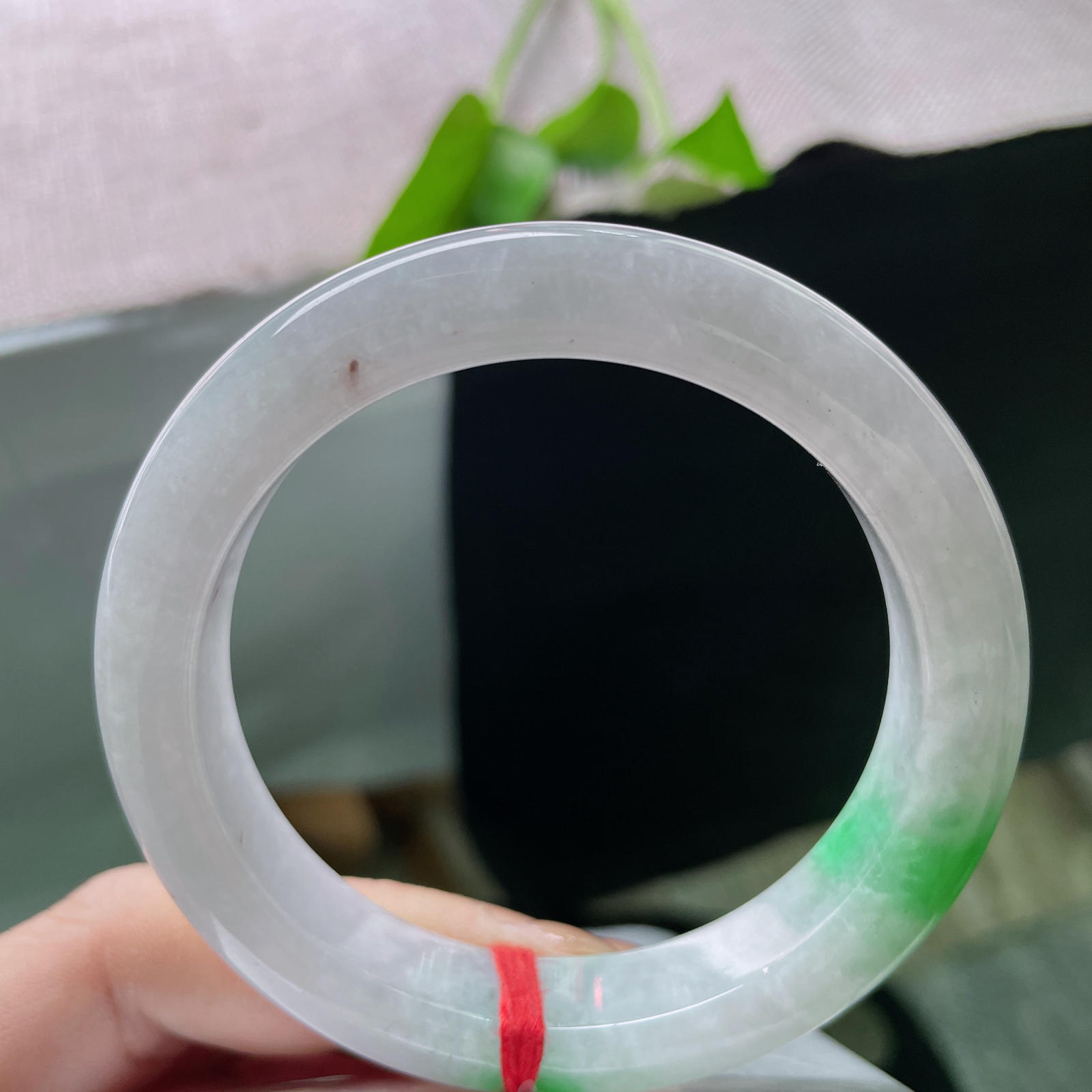 56/11.9/9.2，白底青正圈，青翠欲滴，版型厚装，佩戴端庄大气，经典，晶体纹，ss48845a