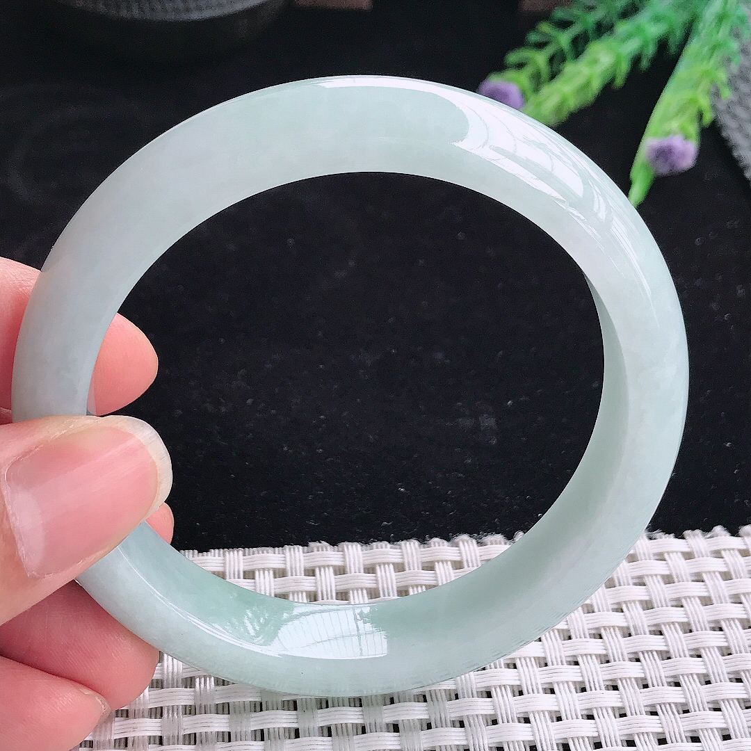实拍A货翡翠60.5/12.7/8.6大圈口老坑温润浅绿色手镯翡翠玉镯平安镯