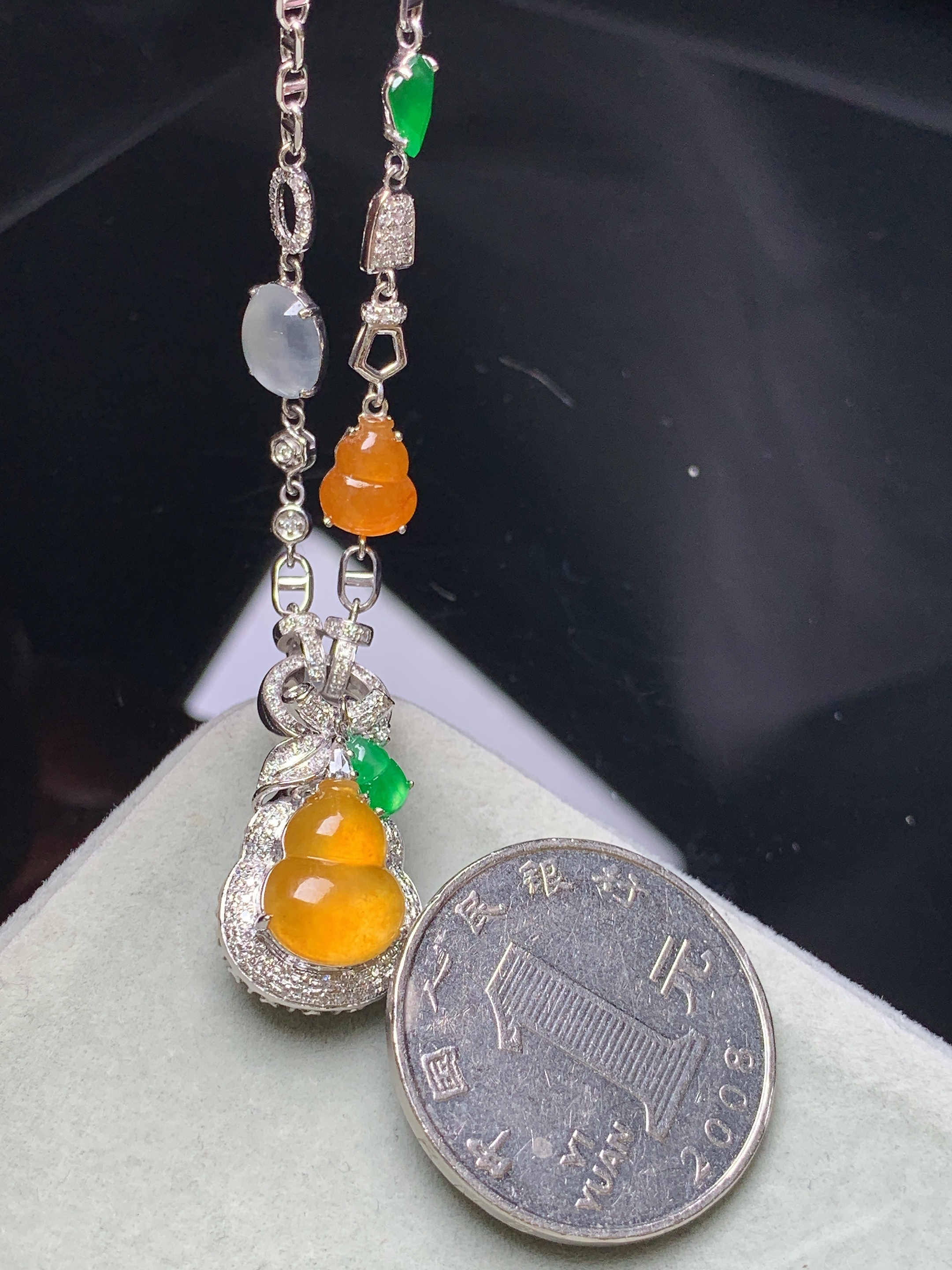 18k金钻镶嵌冰黄翡葫芦项链吊坠多用款 玉质细腻 色泽艳丽清新 水润亮眼 整体尺寸20.6*13*10x2