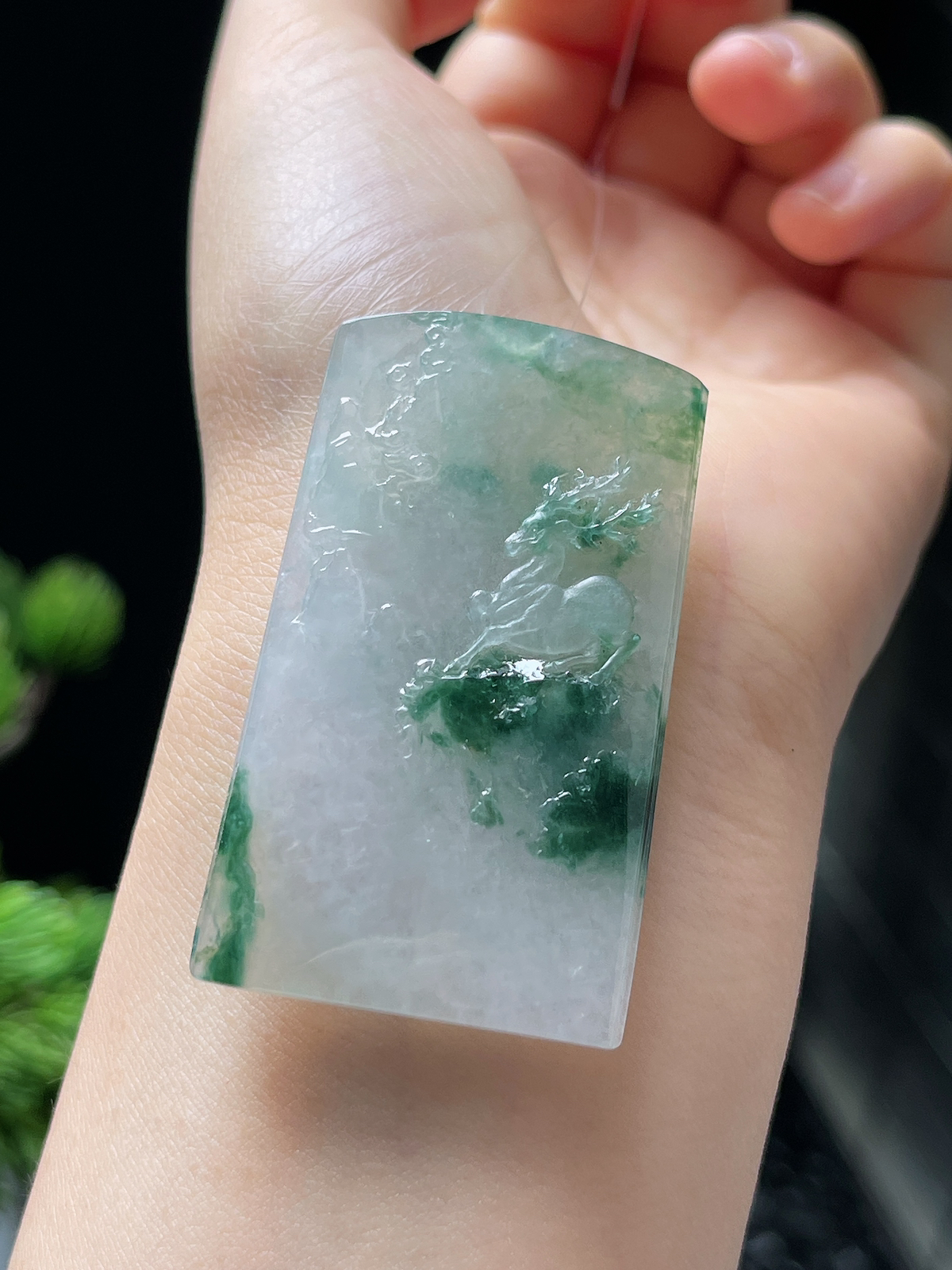 翡翠冰糯种飘绿山水牌