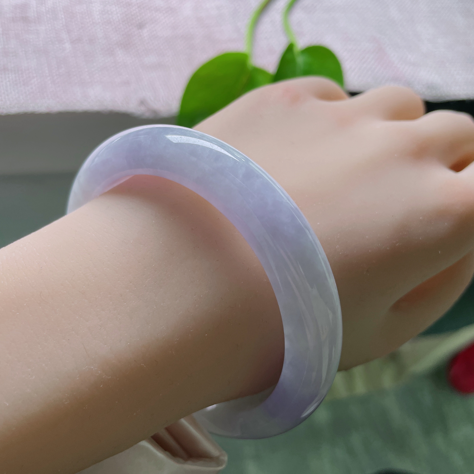 59.4/11.8/9.2，紫罗兰正圈，像是天边那一抹最温柔的晚霞，带着淡淡的紫韵，如梦如幻。ss50244a..