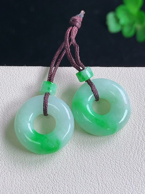  飘绿耳坠，无裂，尺寸16.6/4.6，编号y27002 24