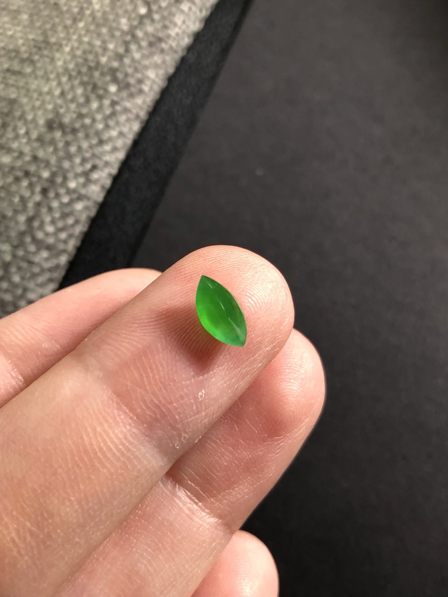 ️ 940395「阳绿马眼」，品相佳，色泽阳绿均匀，无封底，种好水润，7.7/4/3