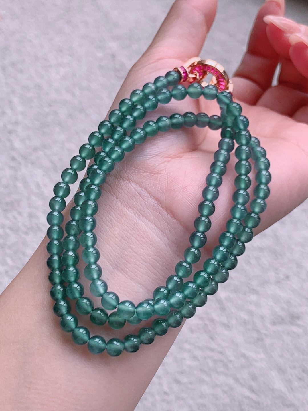 葡萄冰蓝水珠串圆珠珠链， 性比高 颜色浓郁 冰胶 天空蓝，5.2mm，65cm，34克