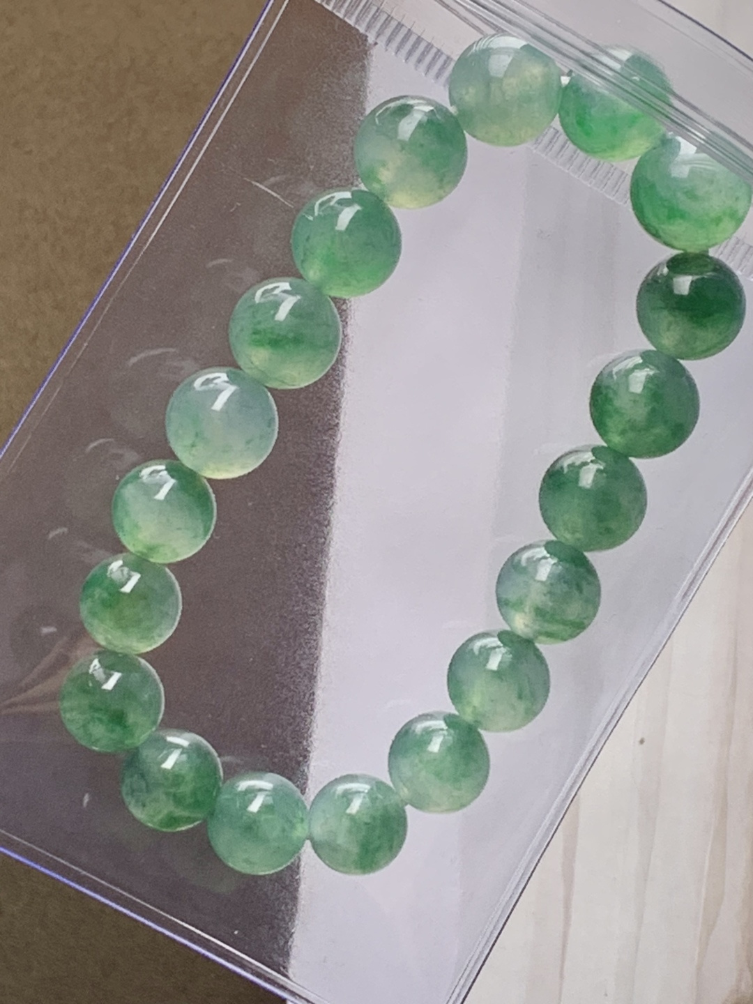 ️冰绿手链，色泽浓艳，尺寸9.6/11.7共19颗
