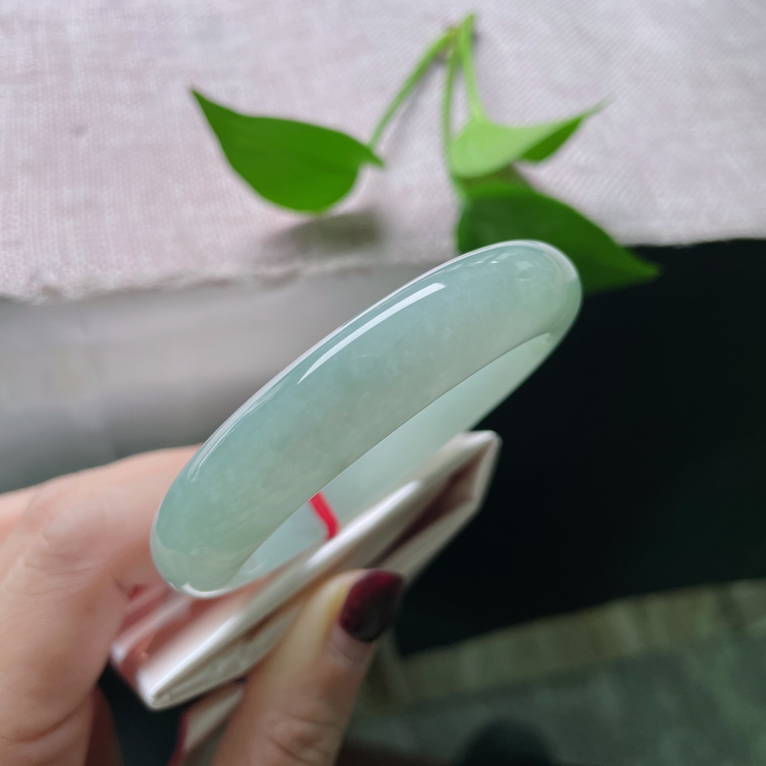 54.4/12.8/8.3，晴水正圈，水润细腻，清雅，只一眼就心静三分，棉根，无裂，ss51498a