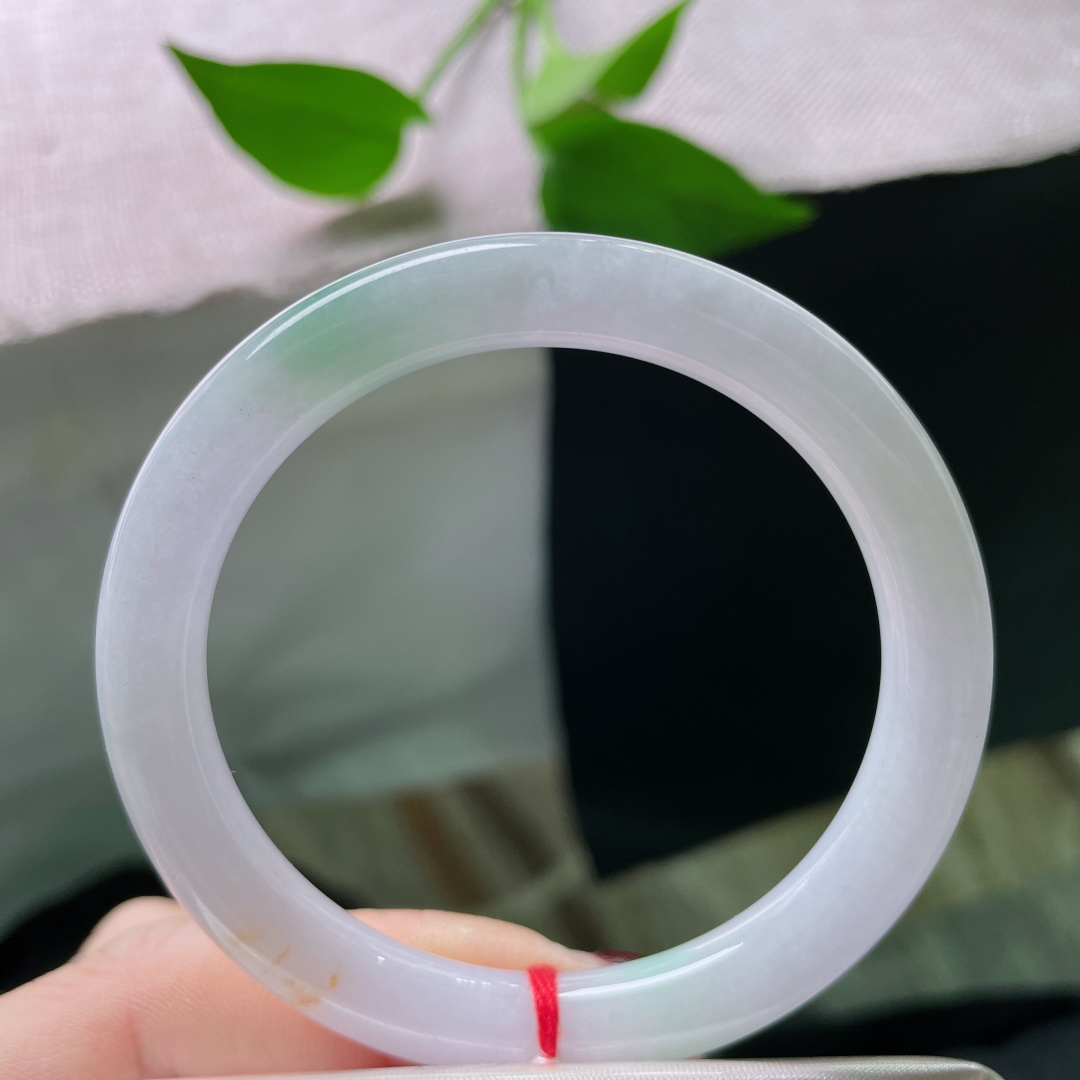 53.7/8.2，粉紫圆条，洒金招财进宝，一抹飘花点缀，洋气十足，皮纹，ss52054a