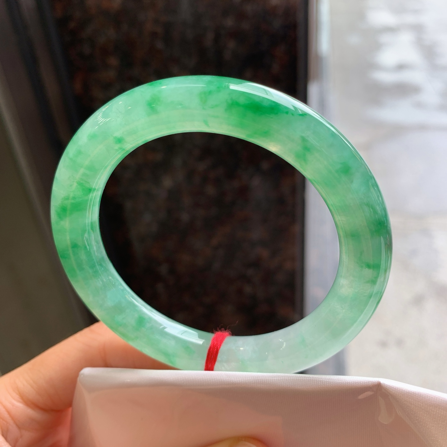 圆条冰飘绿，有纹，尺寸：56.4/10.2/10.4，色好