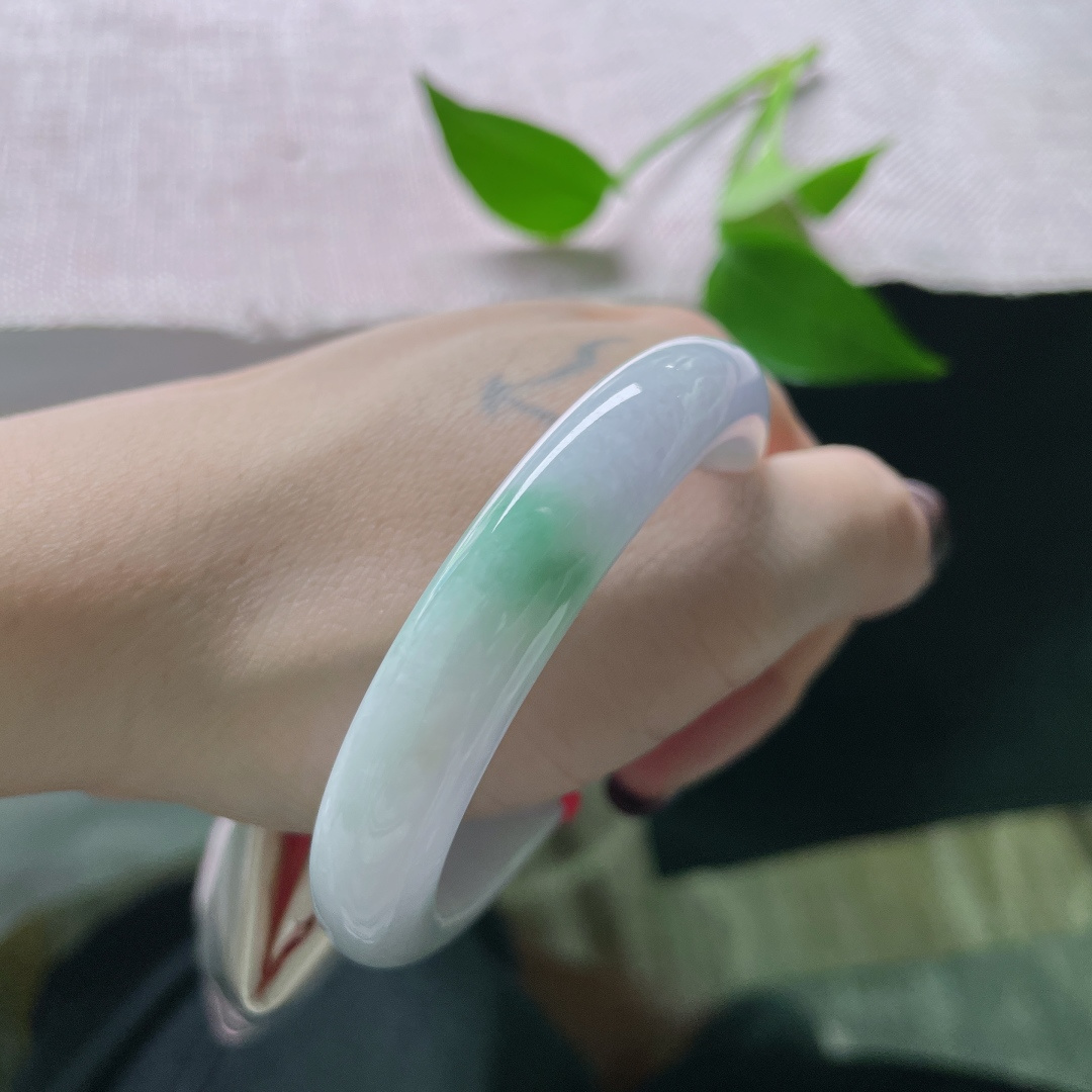 52.8/10.5/7.5春带彩正圈，水润细腻，窄条，色彩丰富，皮纹，ss52043a